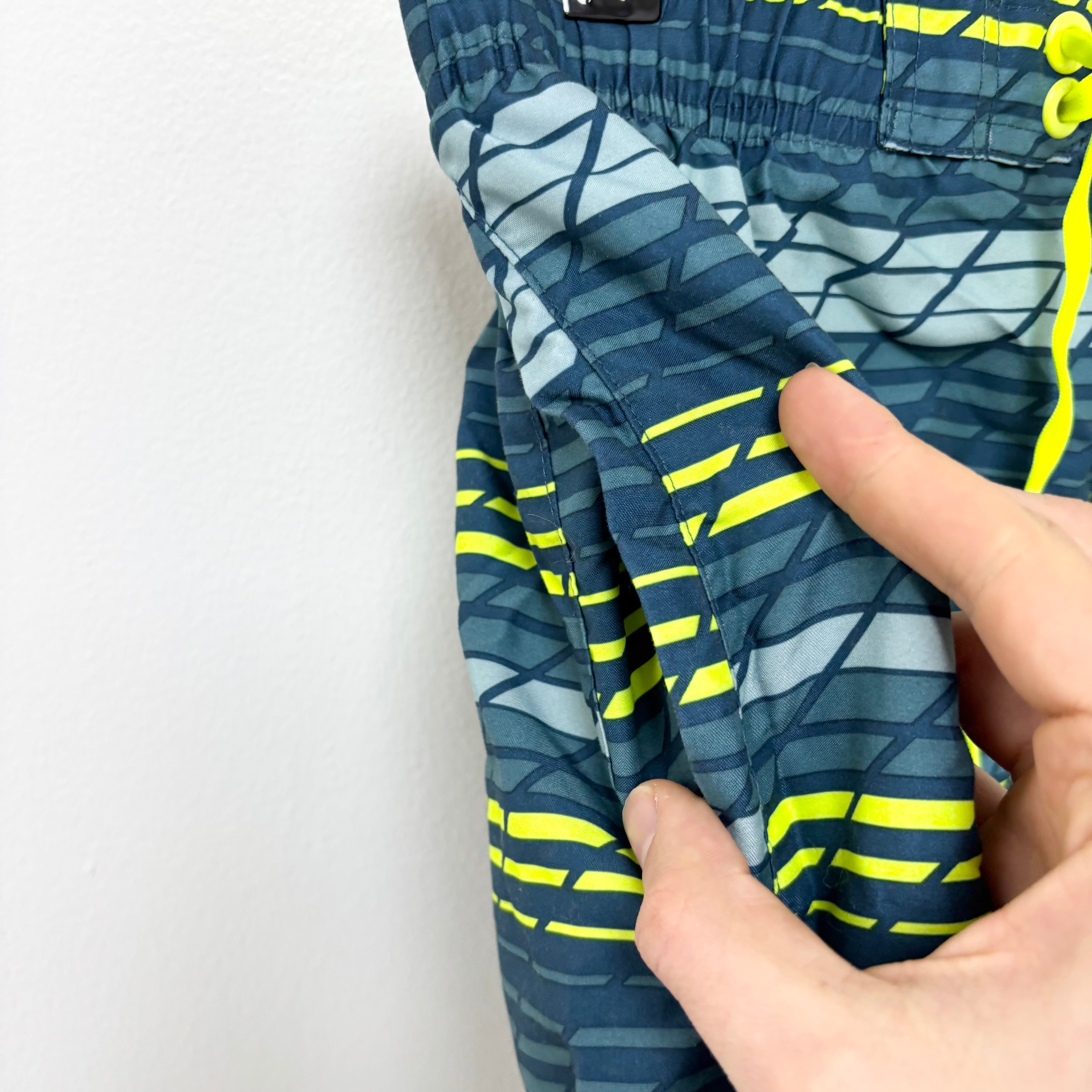 Nike Swim Shorts Mens Medium Green Board Beach Surf Pockets (E)