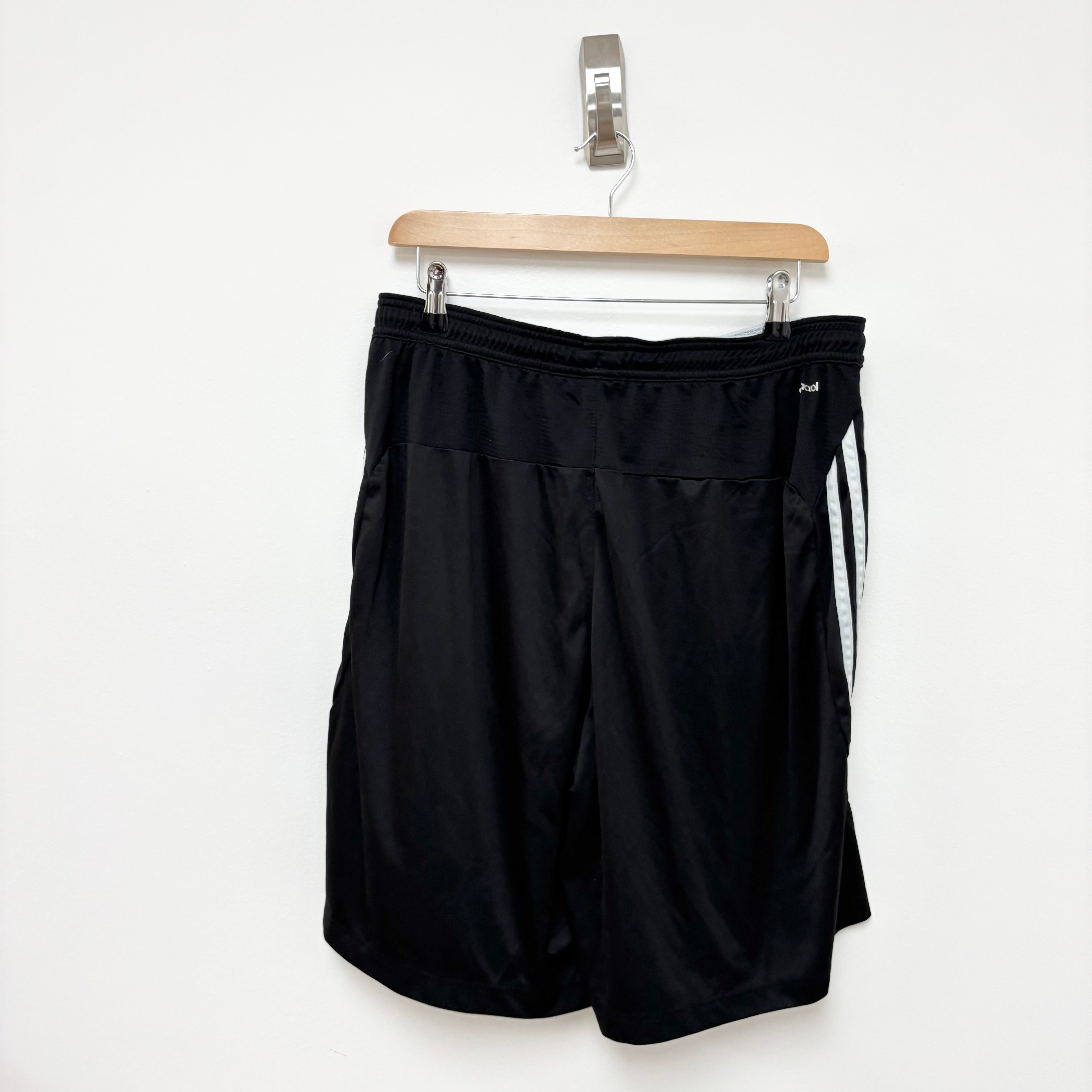 Adidas Shorts Mens XL Black Sports Running Gym Athletic Pockets (E)