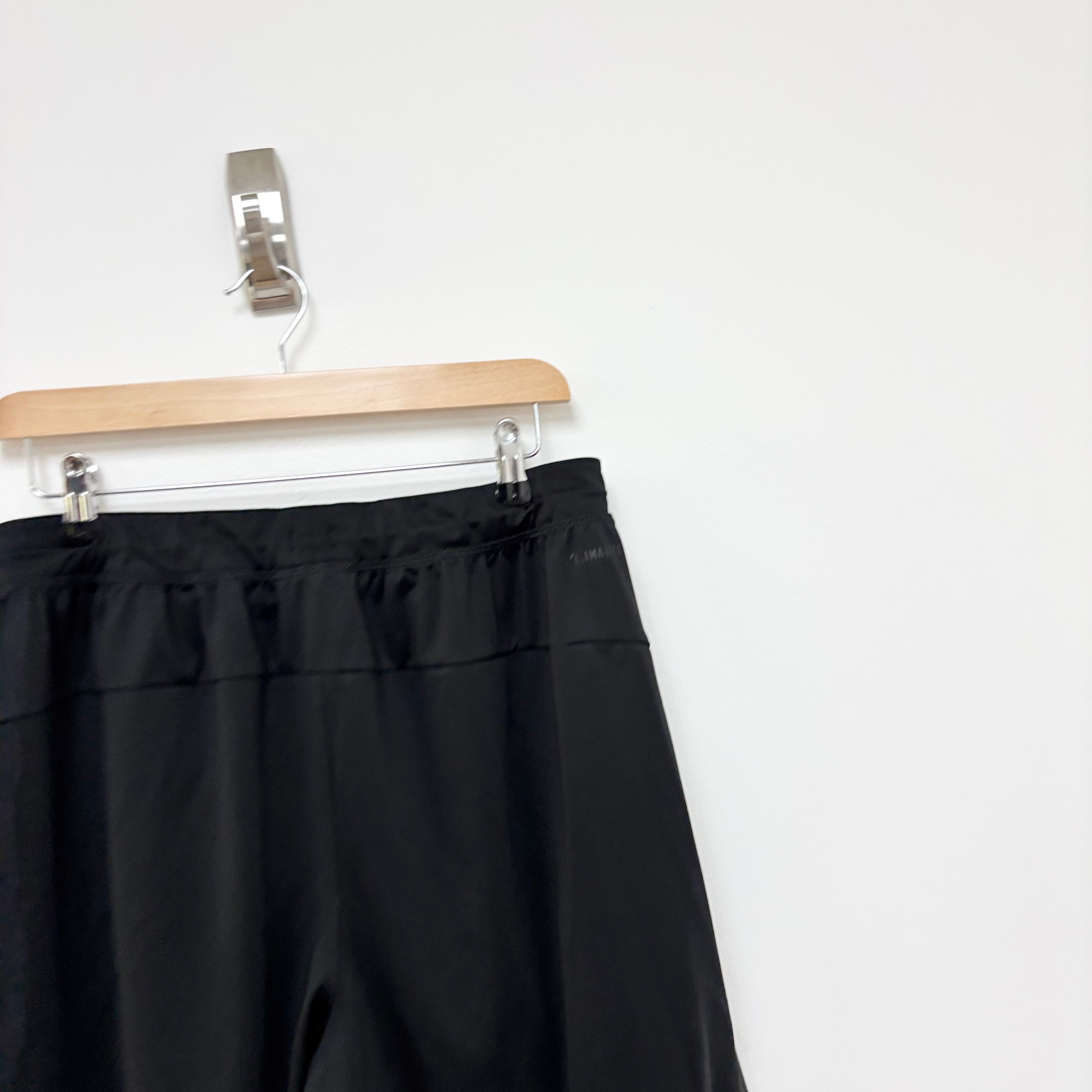 Adidas Shorts Mens Large Black Sports Running Gym Athletic Pockets (E)