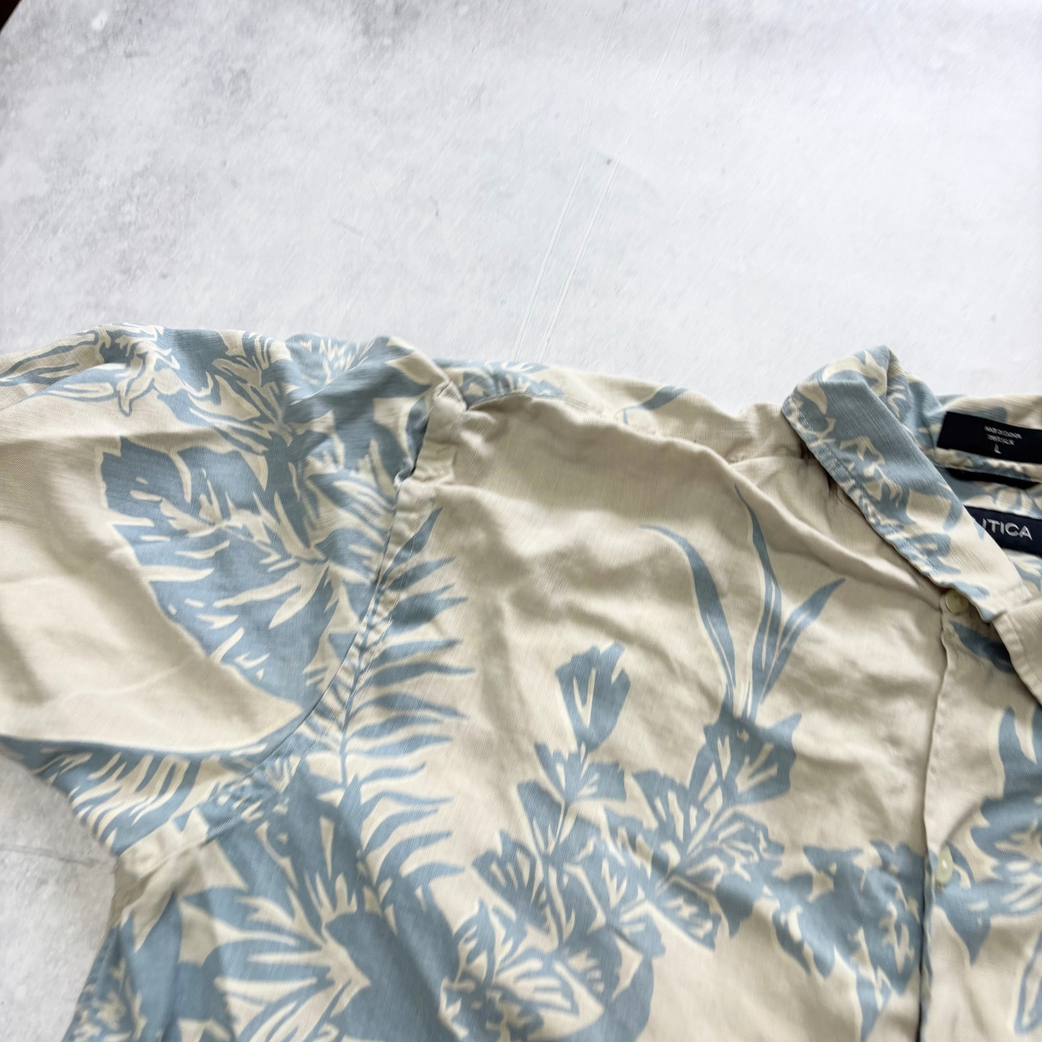 Nautica Hawaiian Shirt Mens Large Cream Floral Aloha Short Sleeve Silk (E)