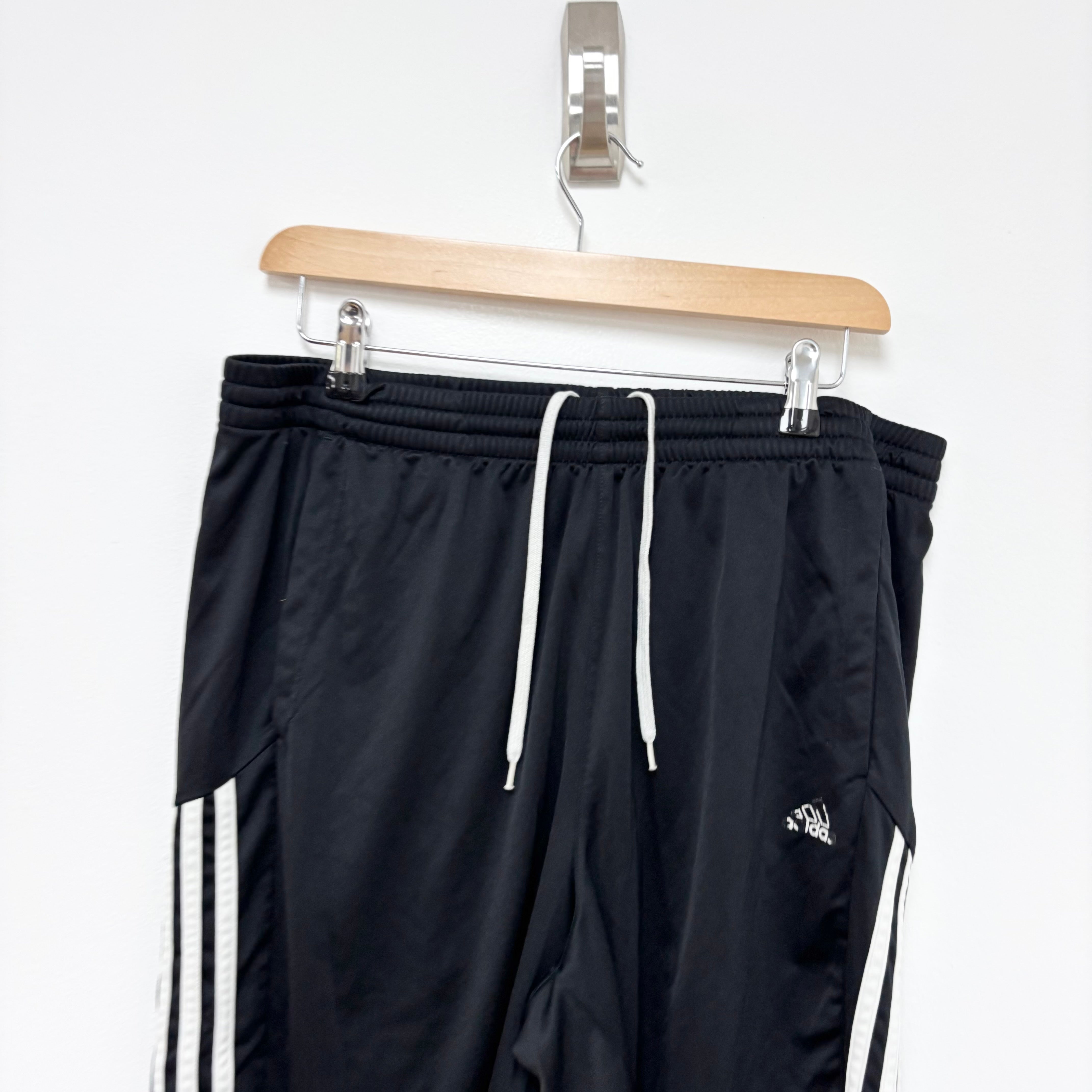 Adidas Shorts Mens XL Black Sports Running Gym Athletic Pockets