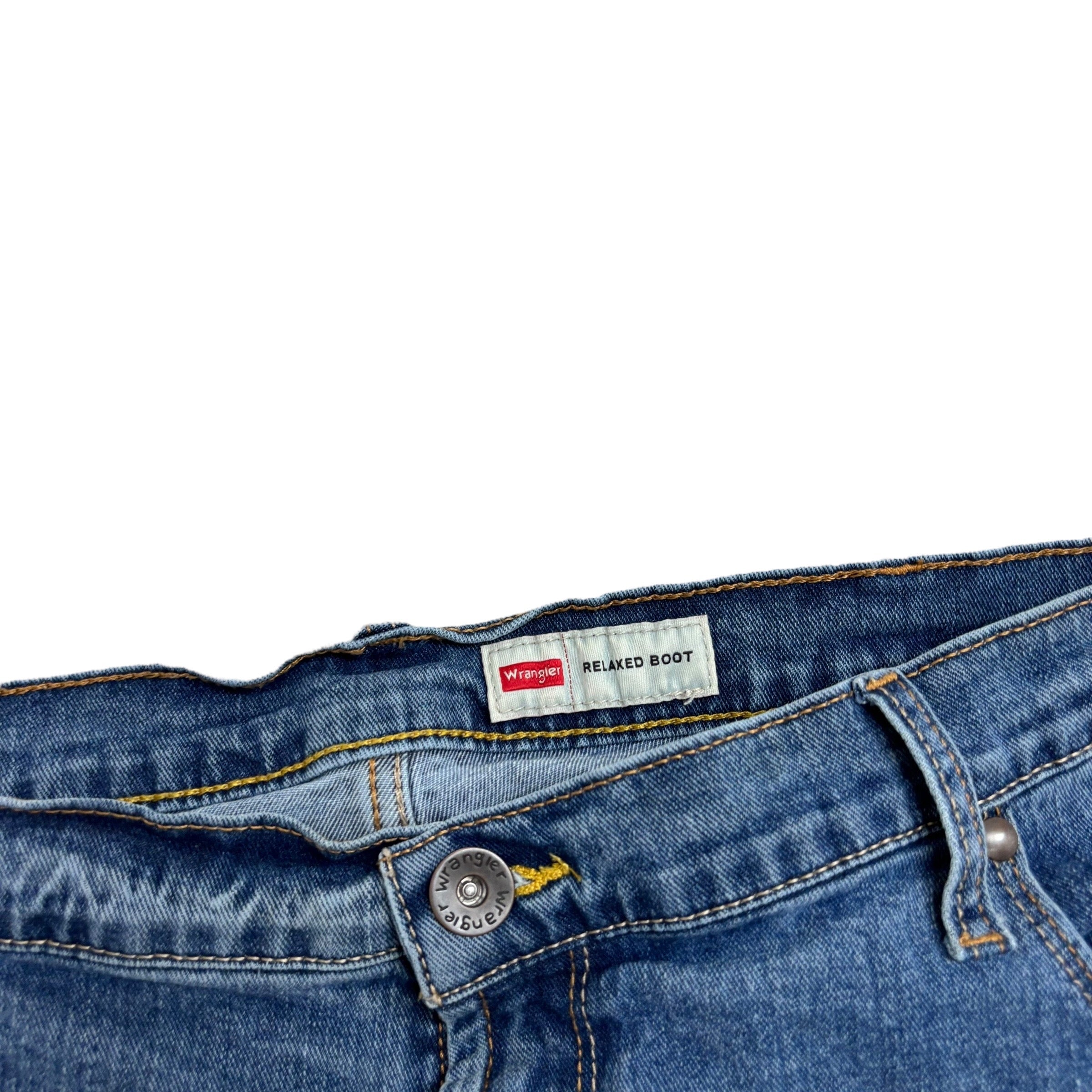 Wrangler Jeans W42 L30 Mens Mid Blue Relaxed Bootcut Fit Stretch Denim (E)