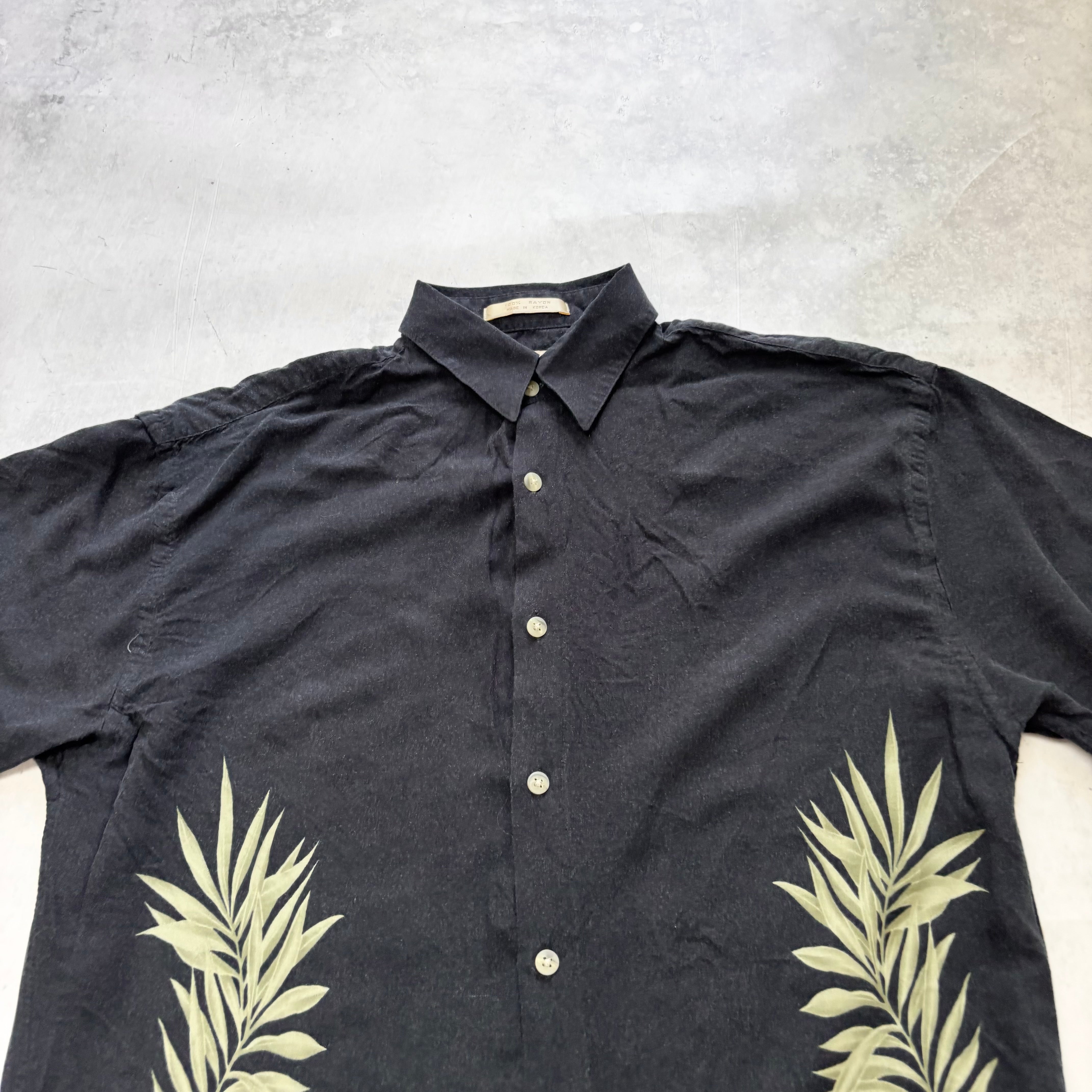Vintage Hawaiian Shirt Mens Small Black Floral Aloha Short Sleeve Rayon