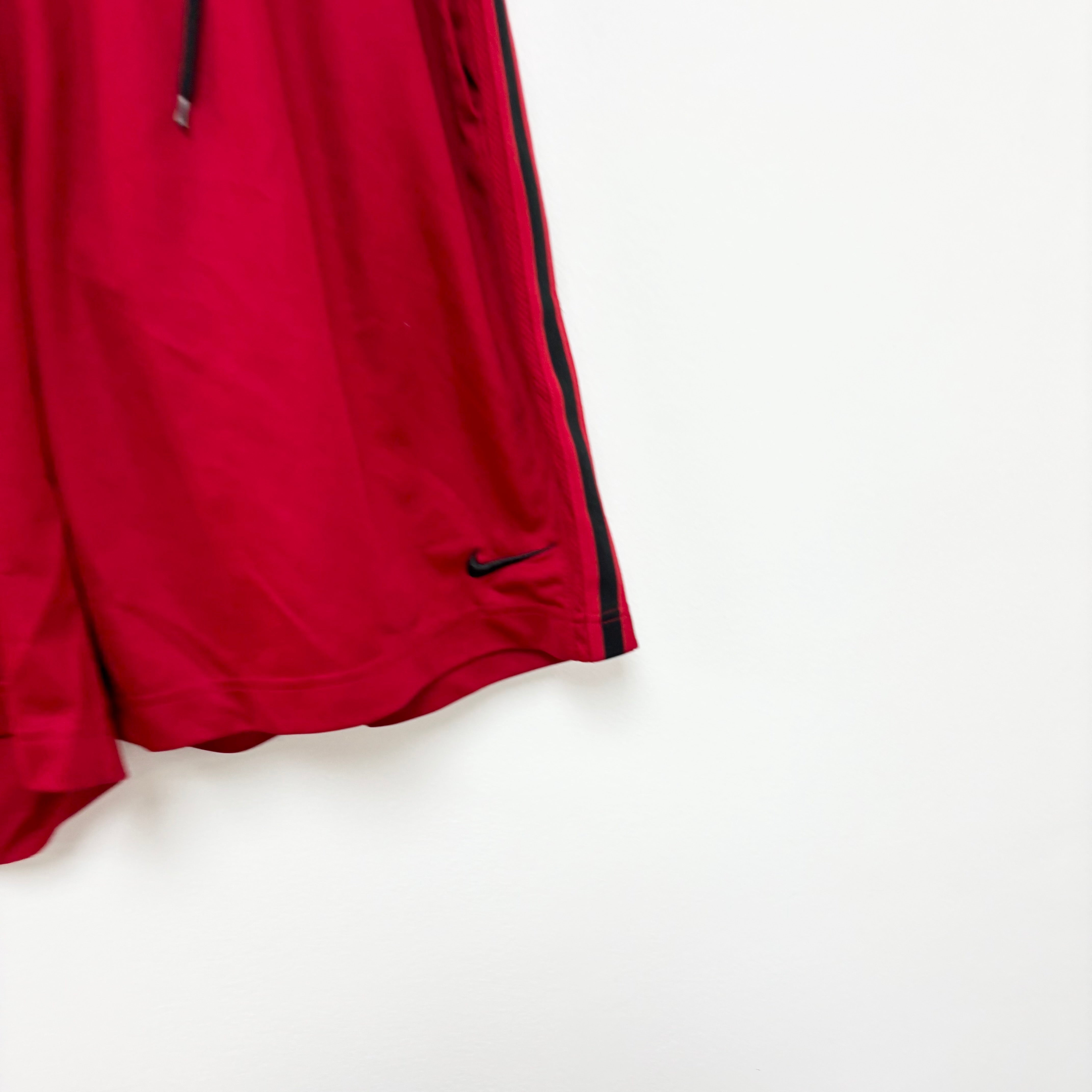 Nike Shorts Mens Large Red Basketball Running Sports Gym Athletic Pockets (E)