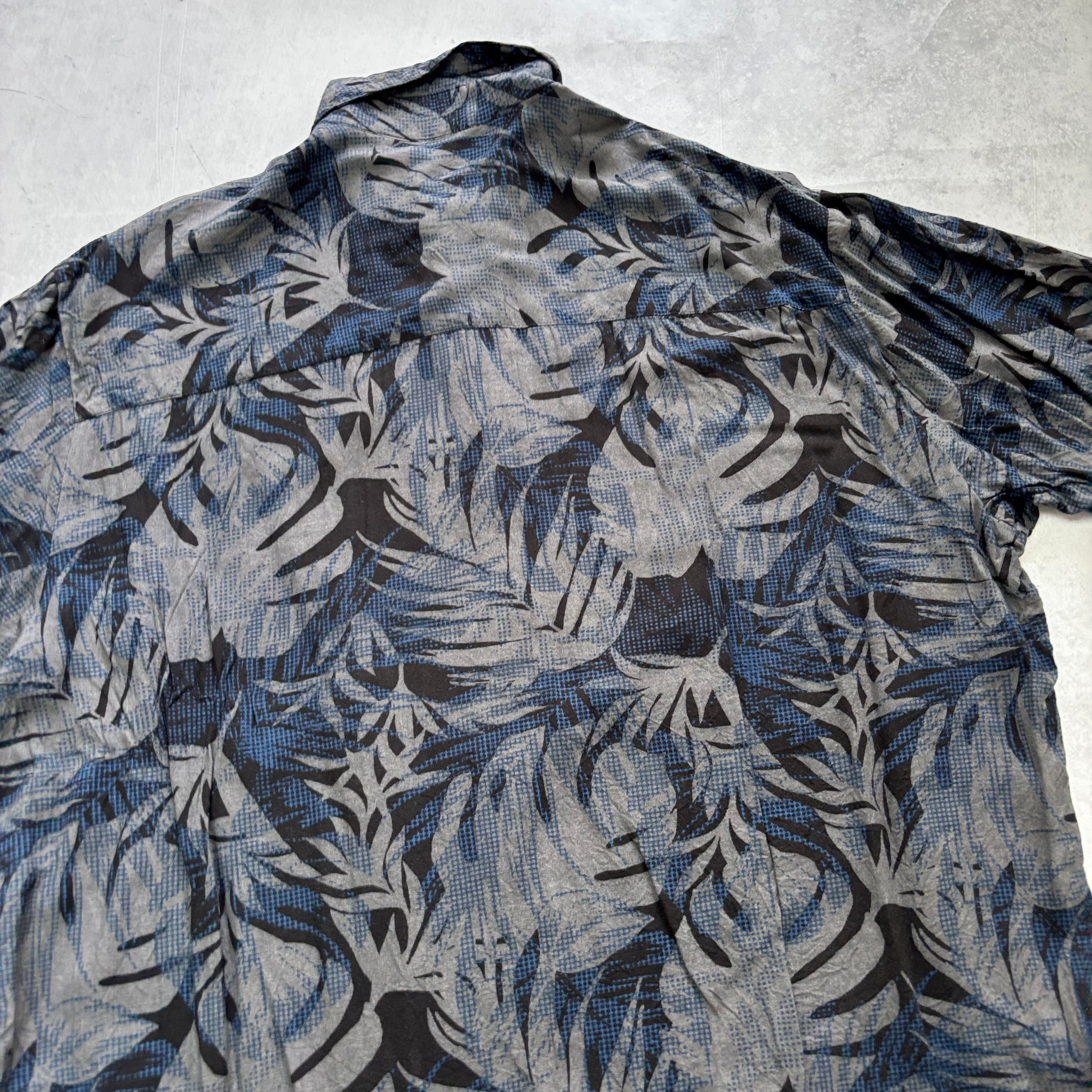 Hawaiian Shirt Mens XL Grey Floral Aloha Short Sleeve (E)
