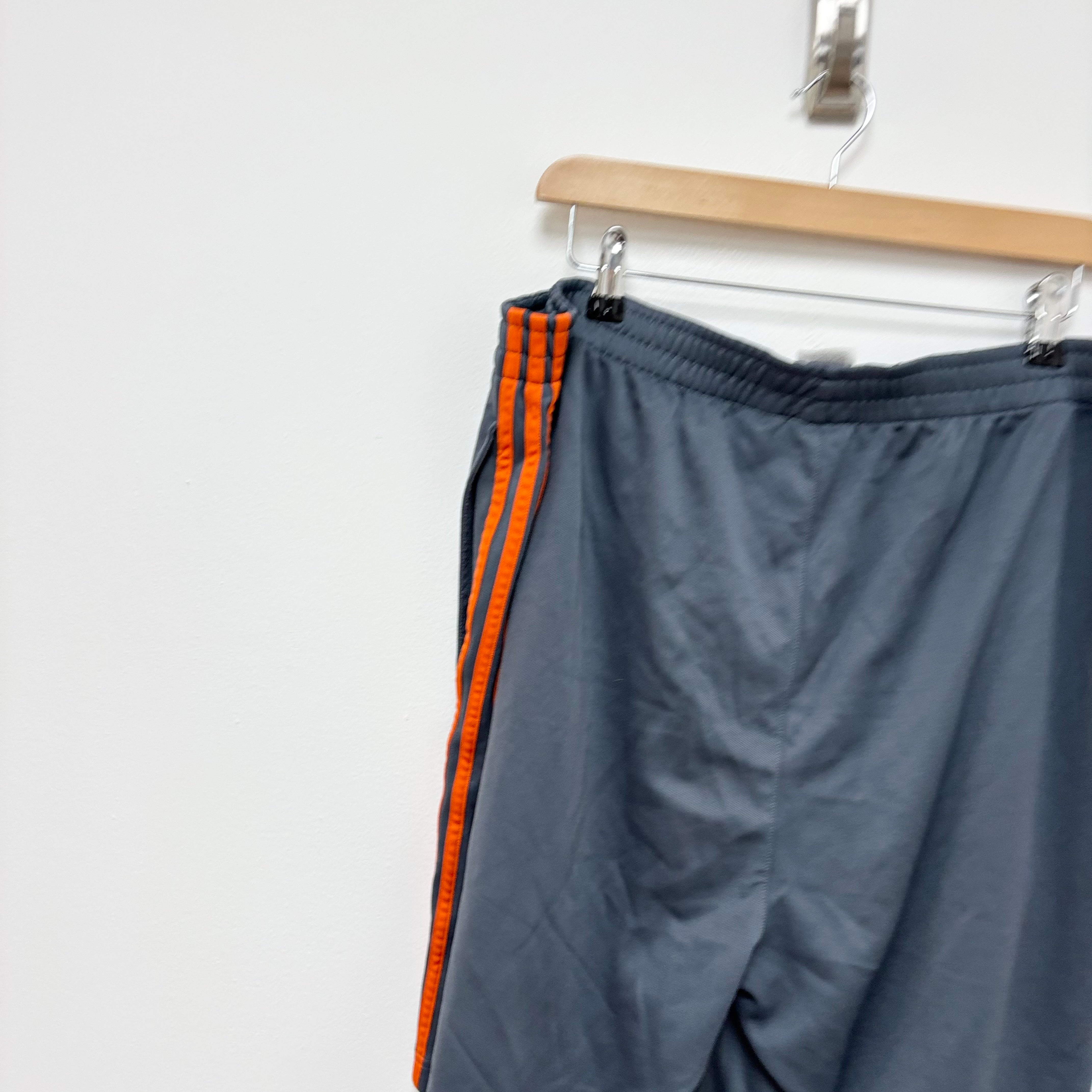 Adidas Shorts Mens XXL Grey Sports Running Gym Athletic Pockets