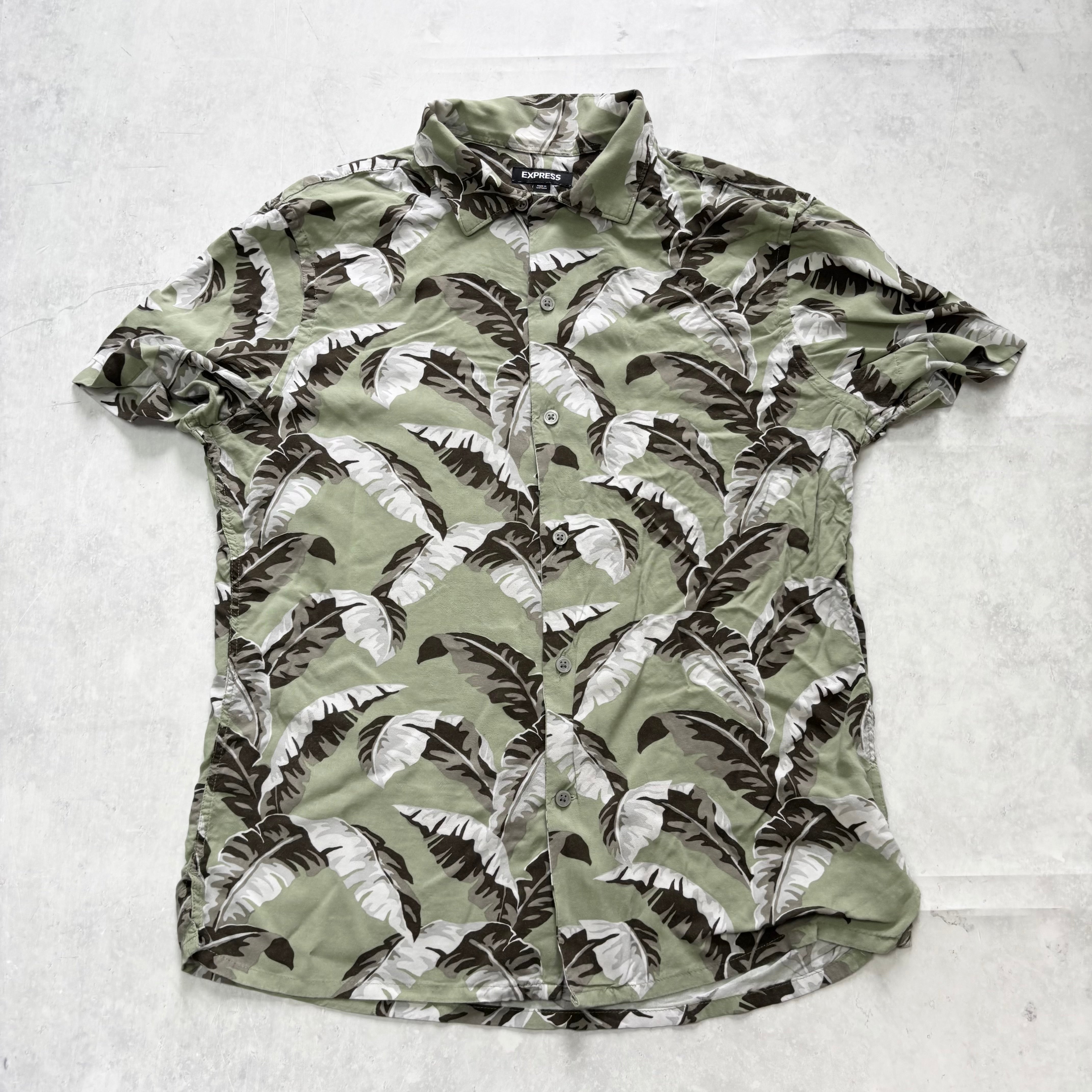 Hawaiian Shirt Mens Small Green Floral Aloha Short Sleeve Rayon