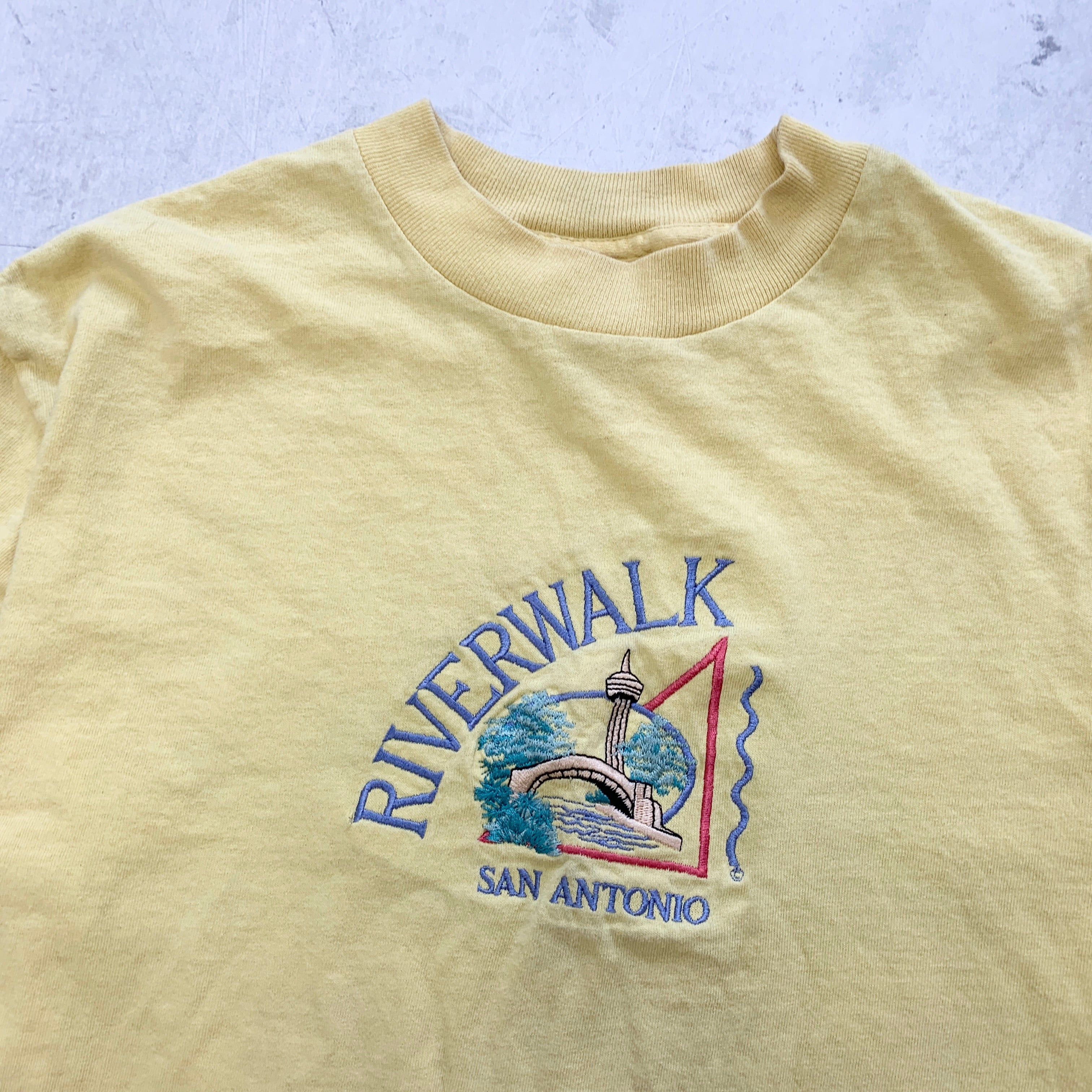 Vintage T Shirt Mens Medium Yellow Single Stitch Graphic Print 90s USA Tourist