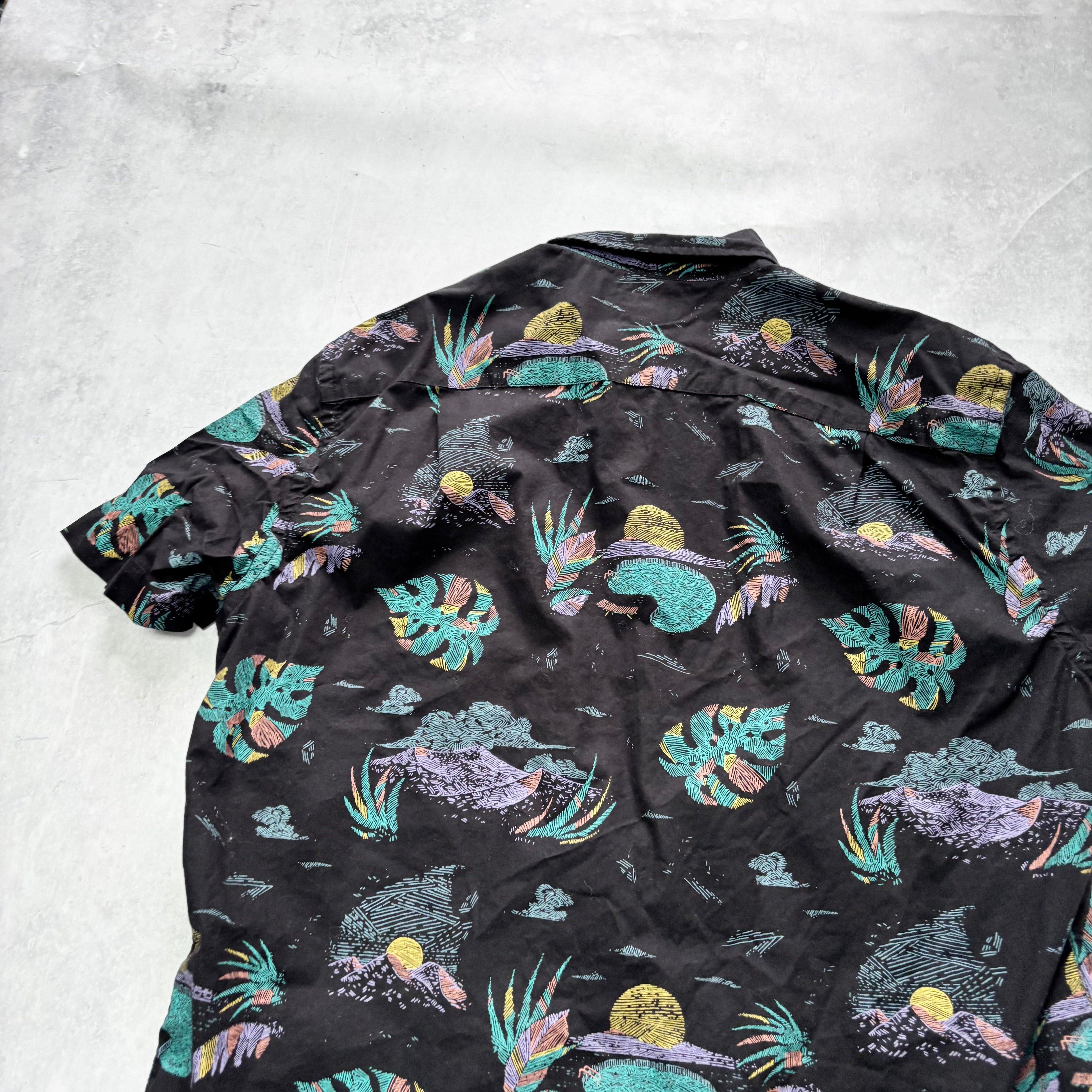 Hawaiian Shirt Mens XL Black Floral Aloha Short Sleeve Cotton Slim Fit (E)