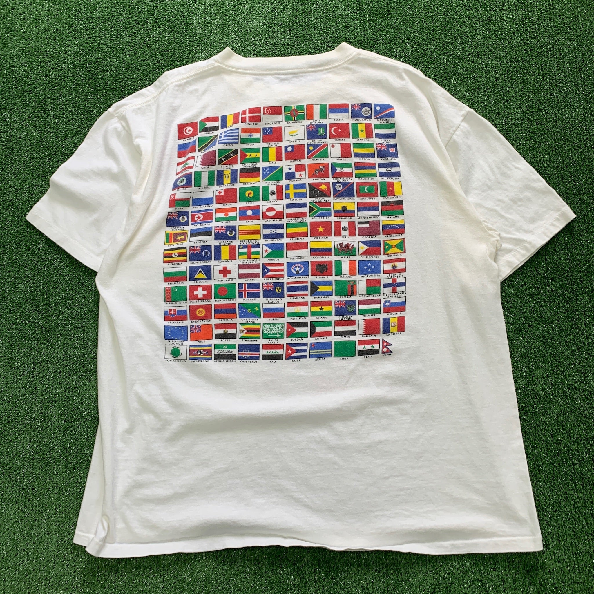 Vintage T Shirt Mens XL White Single Stitch Graphic Print 90s World Flags