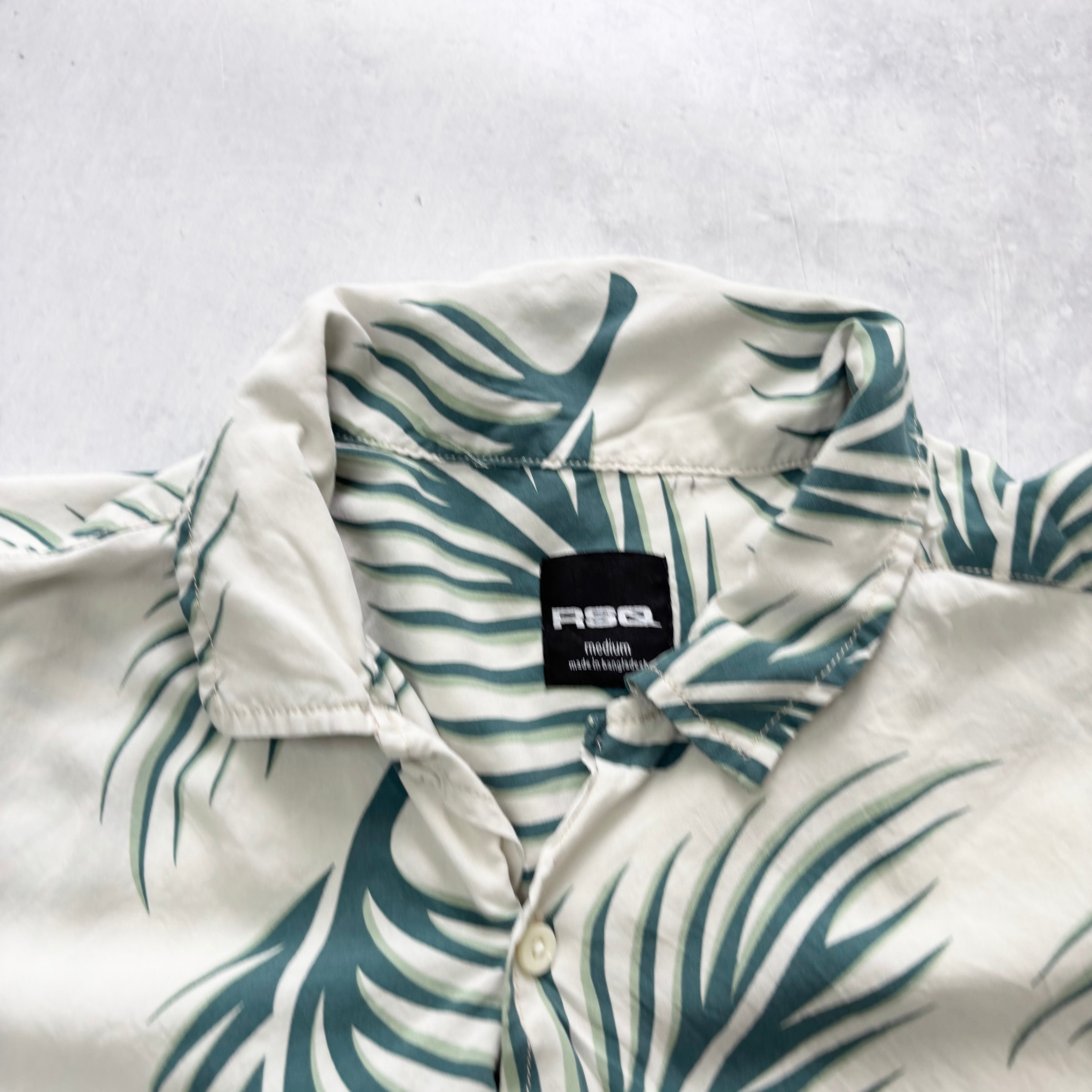 Hawaiian Shirt Mens Small Cream Floral Aloha Short Sleeve Viscose (E)