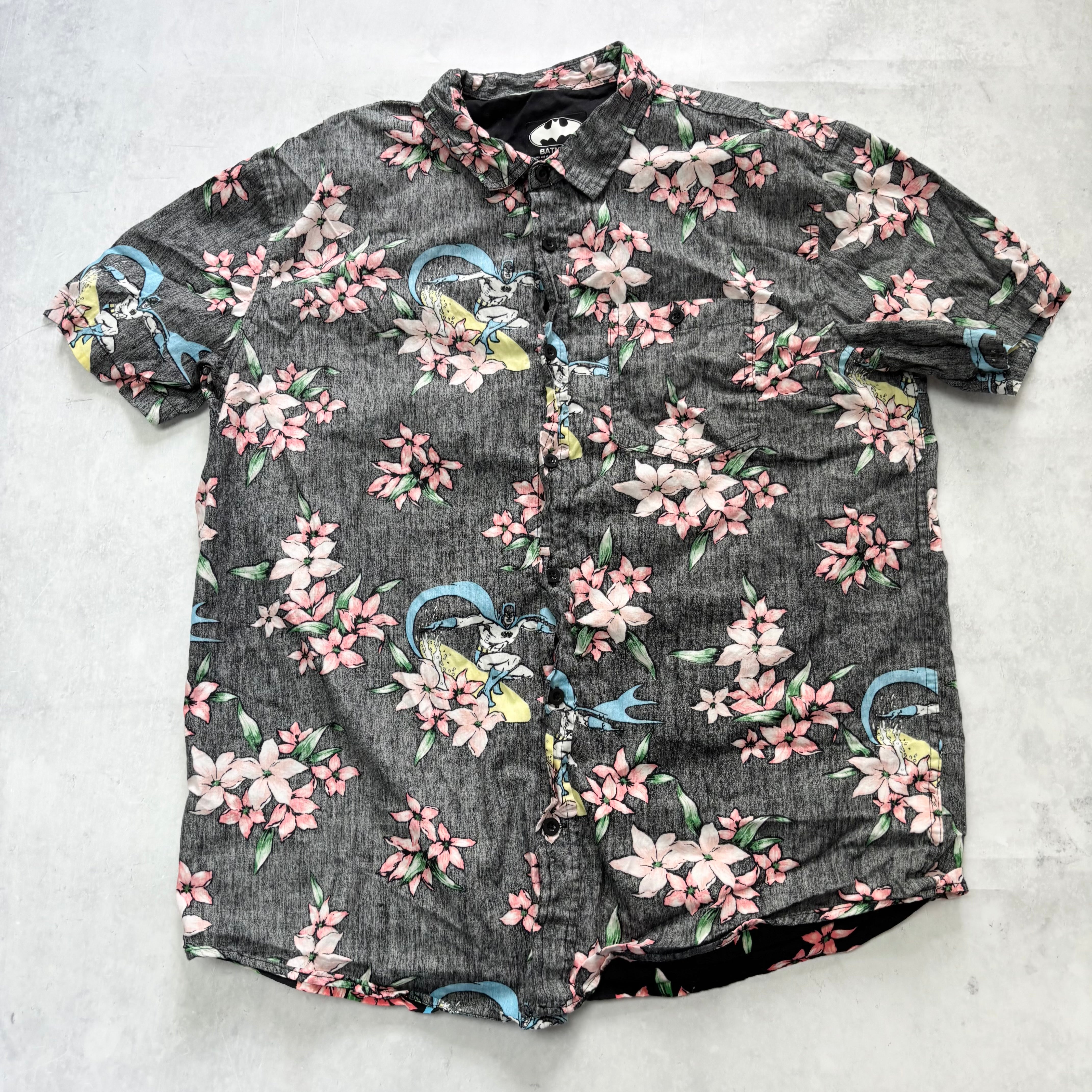 Batman Hawaiian Shirt Mens XL Black Short Sleeve Cotton Slim Fit (E)