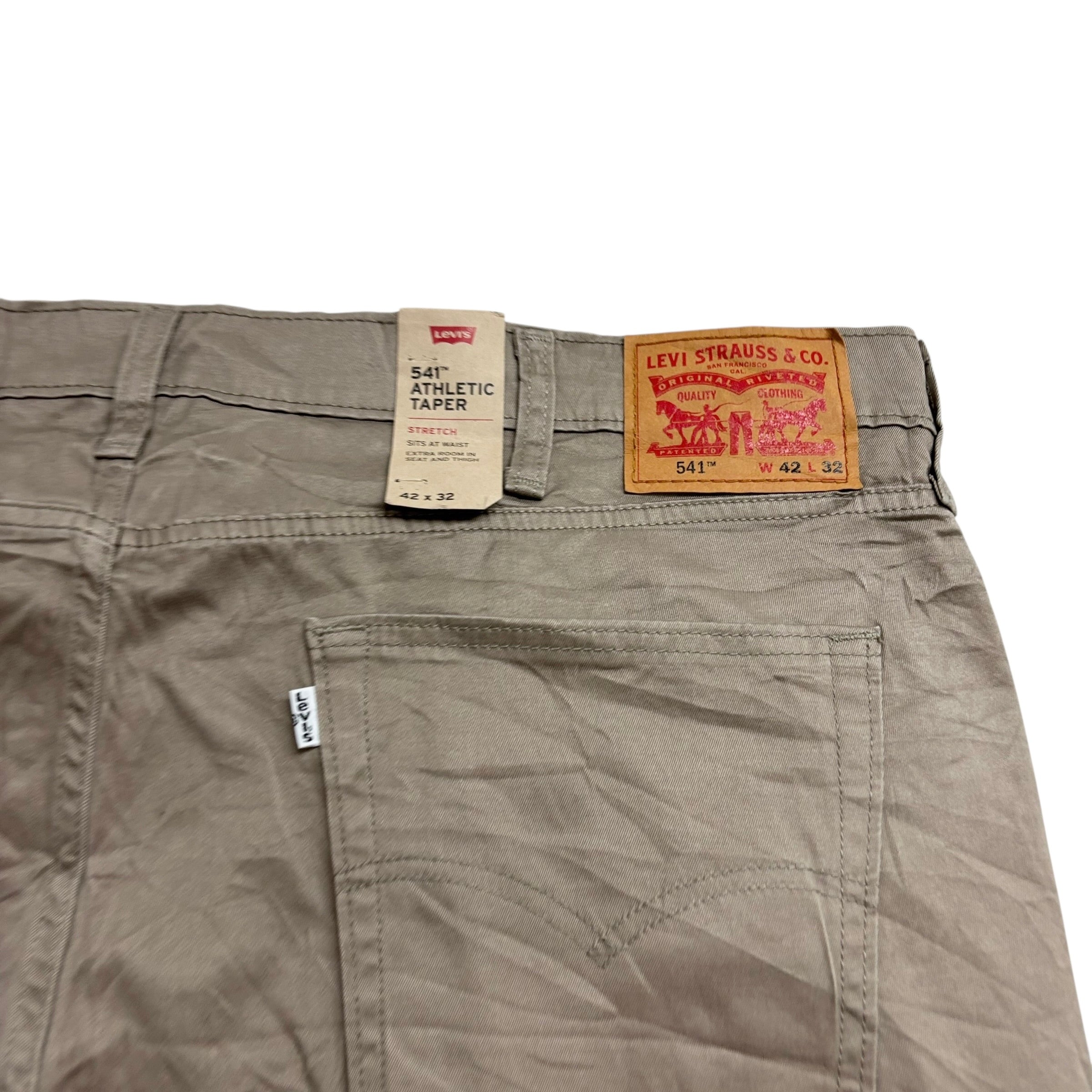 Levis 541 Trousers W42 L32 Mens Beige Athletic Tapered Fit Stretch Pants (E)