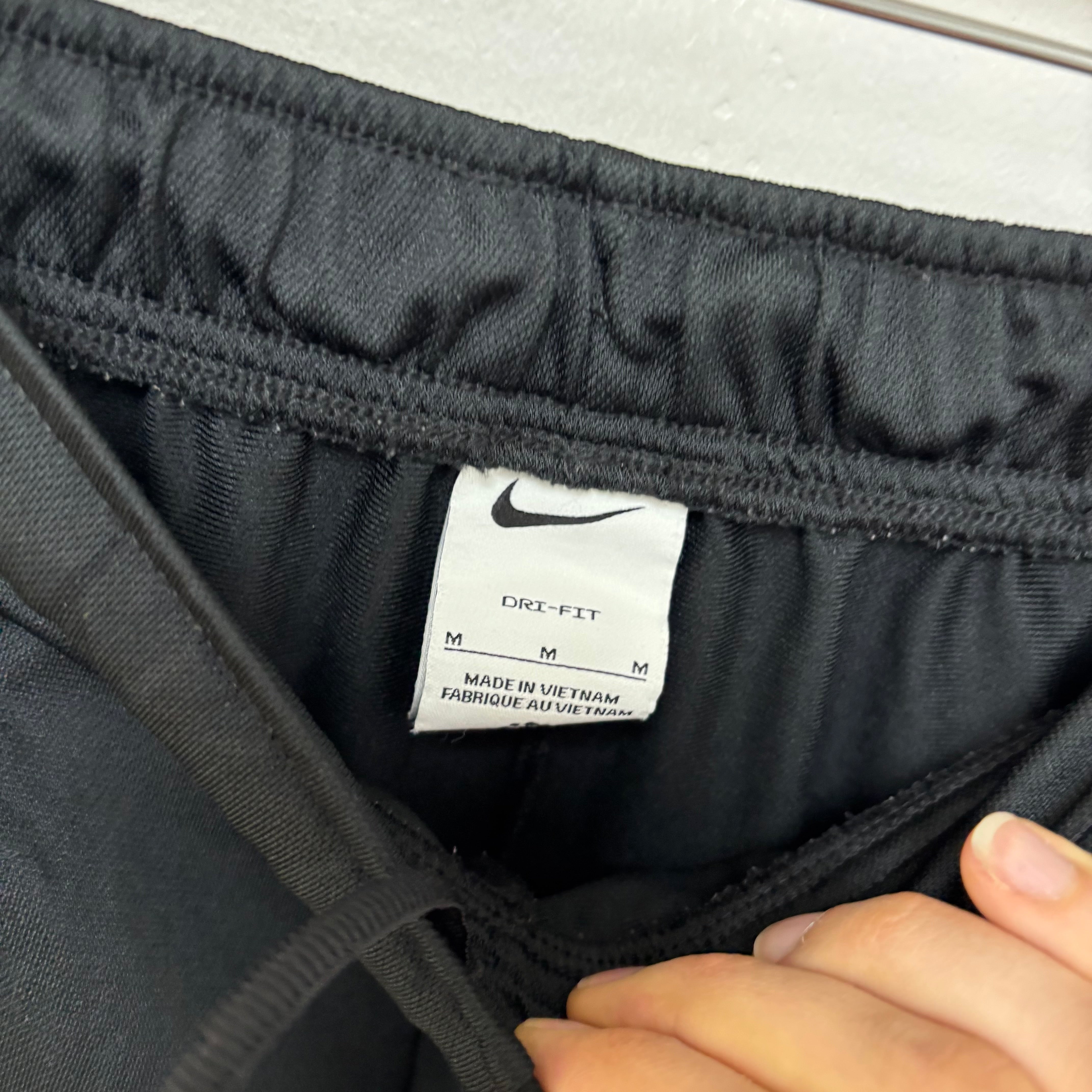 Nike Shorts Mens Medium Black Dri Fit Running Sports Gym Athletic Pockets