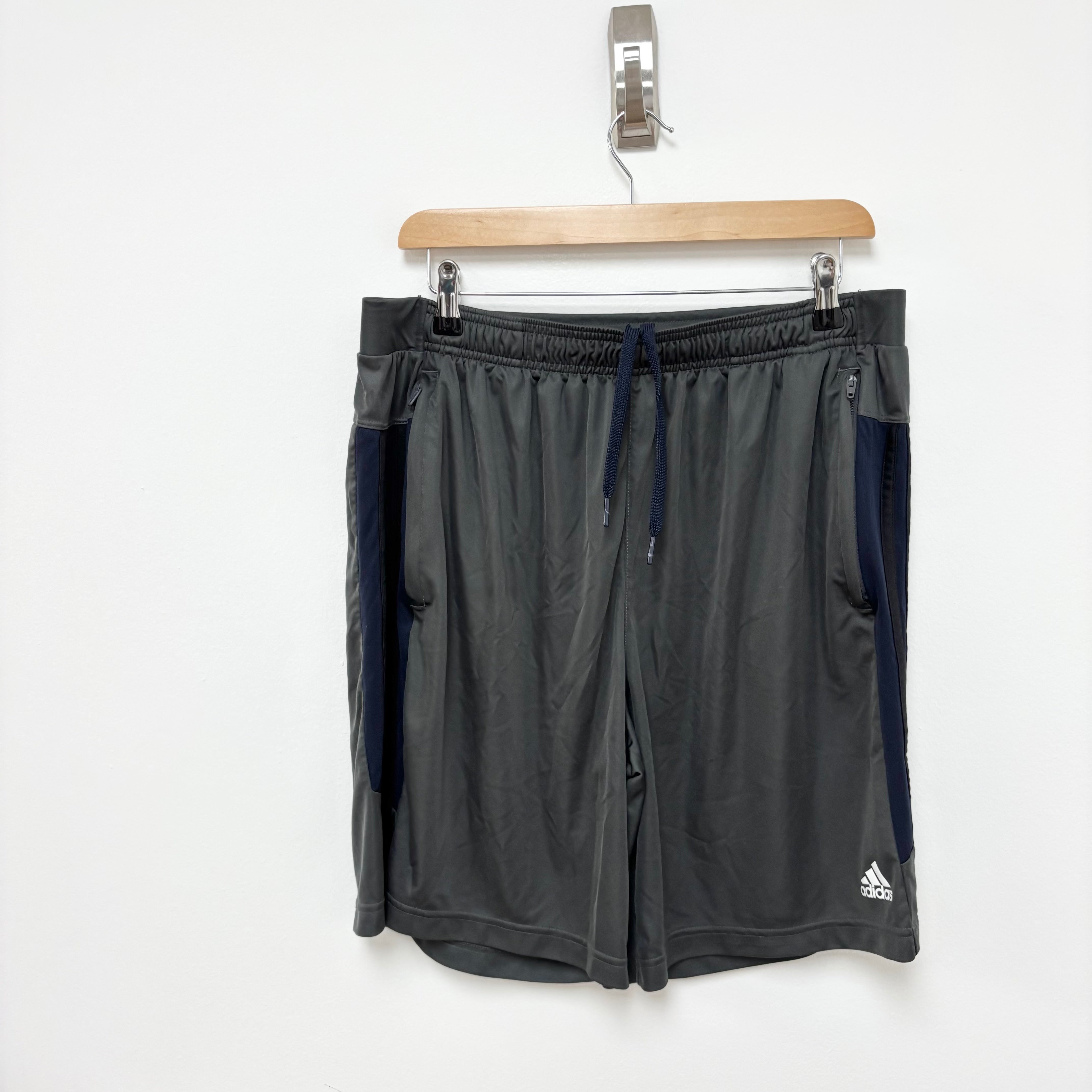 Adidas Shorts Mens XL Grey Sports Running Gym Athletic Pockets (E)