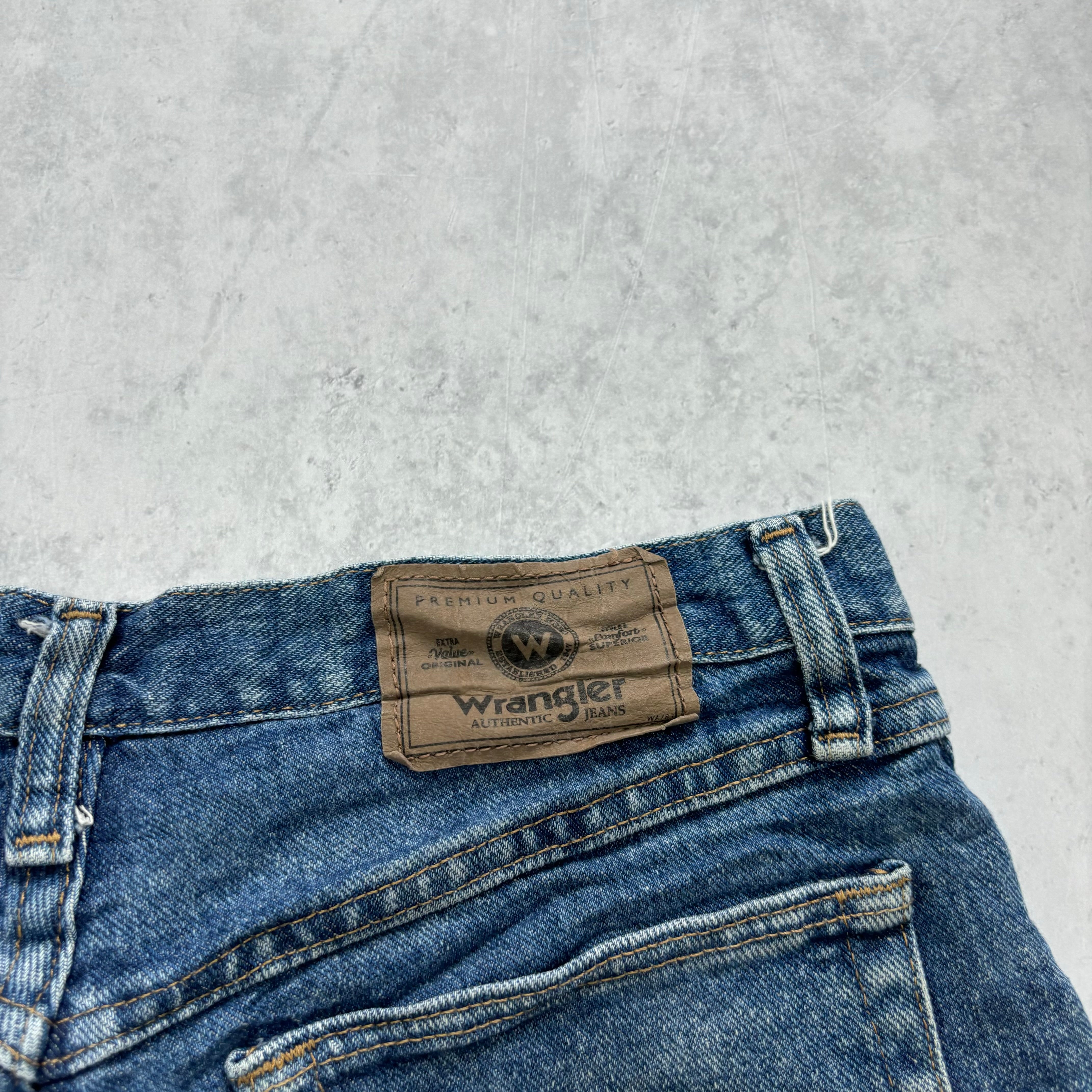 Vintage Wrangler Jorts W30 Mens Denim Shorts Mid Blue Baggy Relaxed Fit