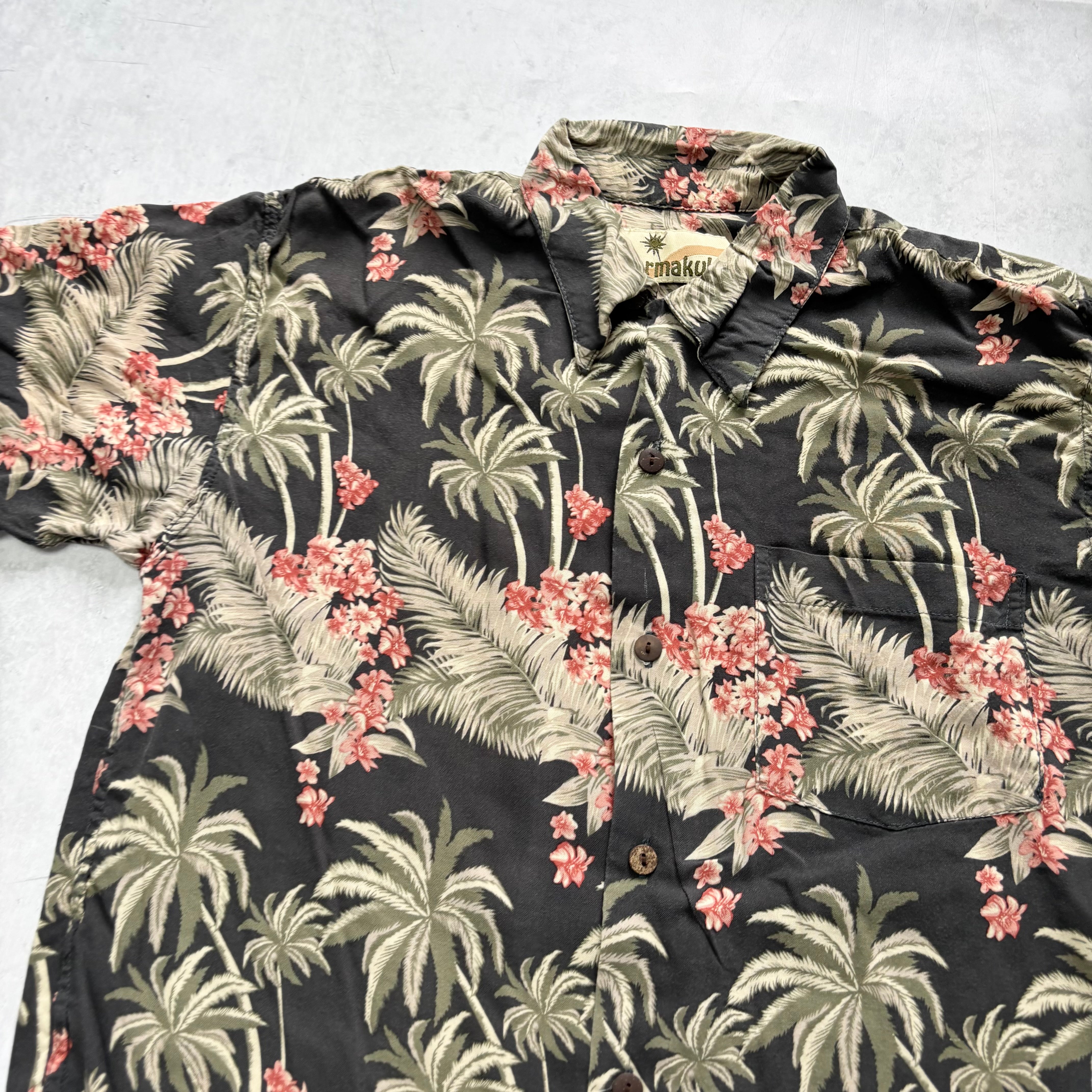 Vintage Hawaiian Shirt Mens Small Black Floral Aloha Short Sleeve Viscose (E)