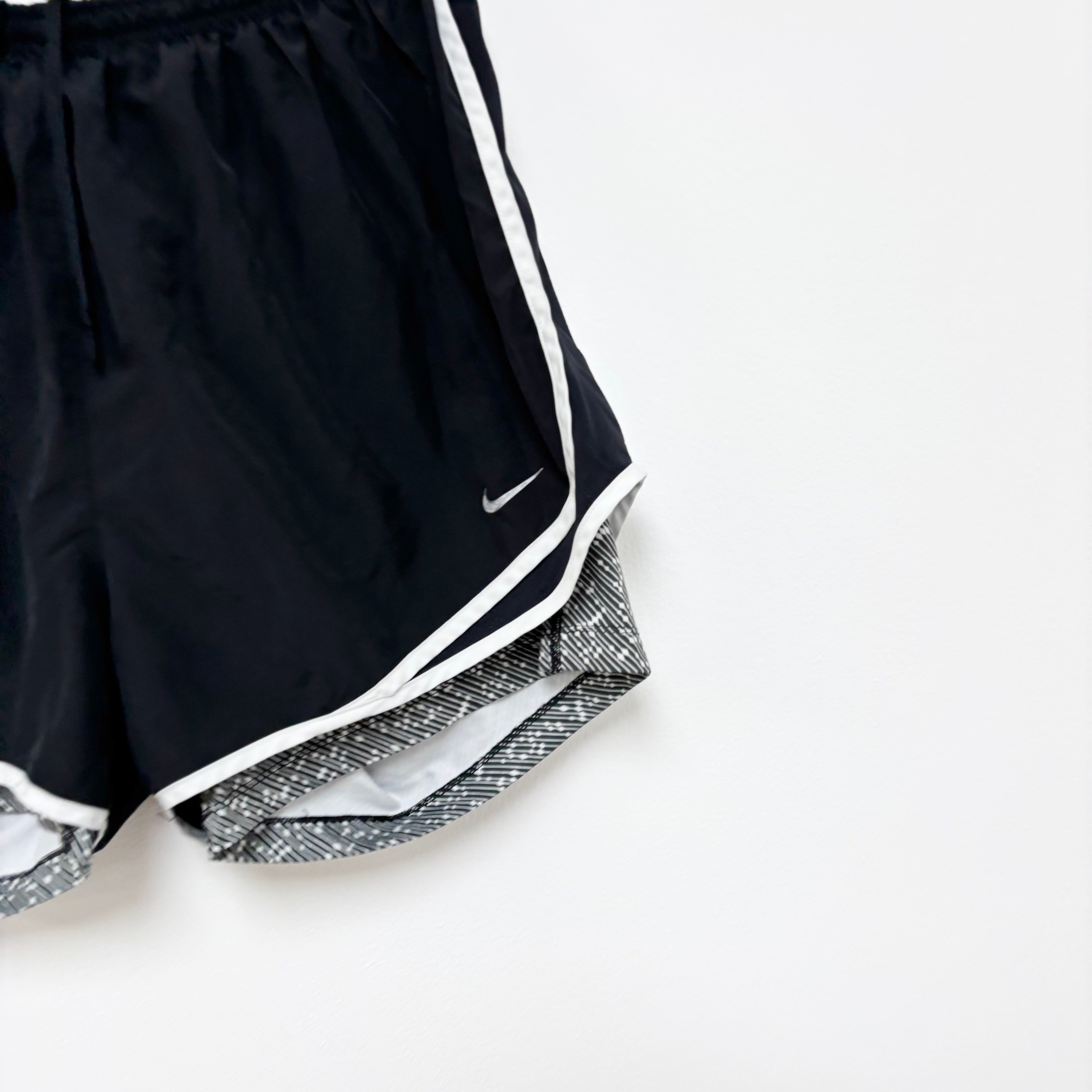 Nike Shorts Womens XL Black Dri Fit Running Sports Gym Athletic (E)