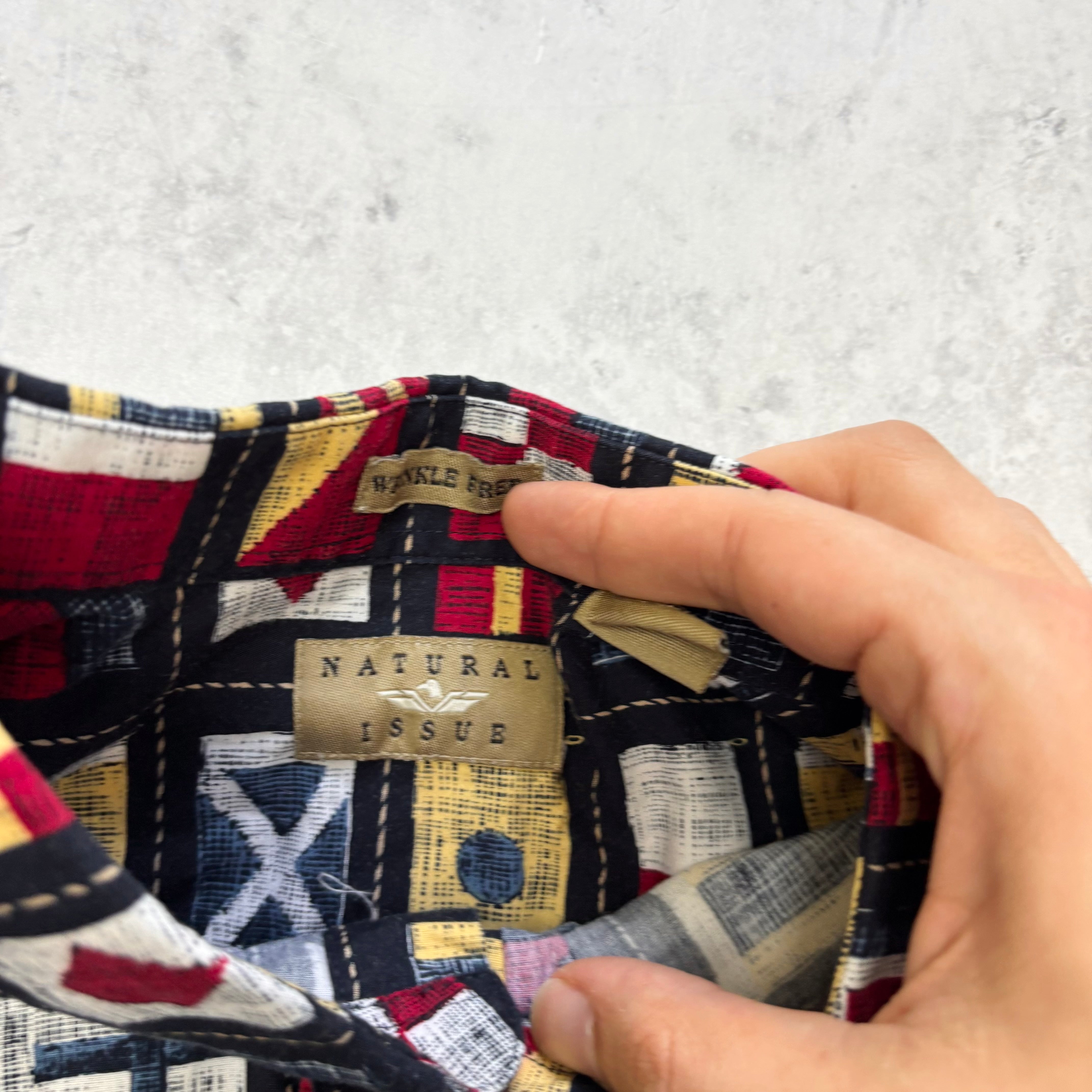 Vintage Abstract Shirt Mens XL Black Flags Cotton Pattern Short Sleeve (E)