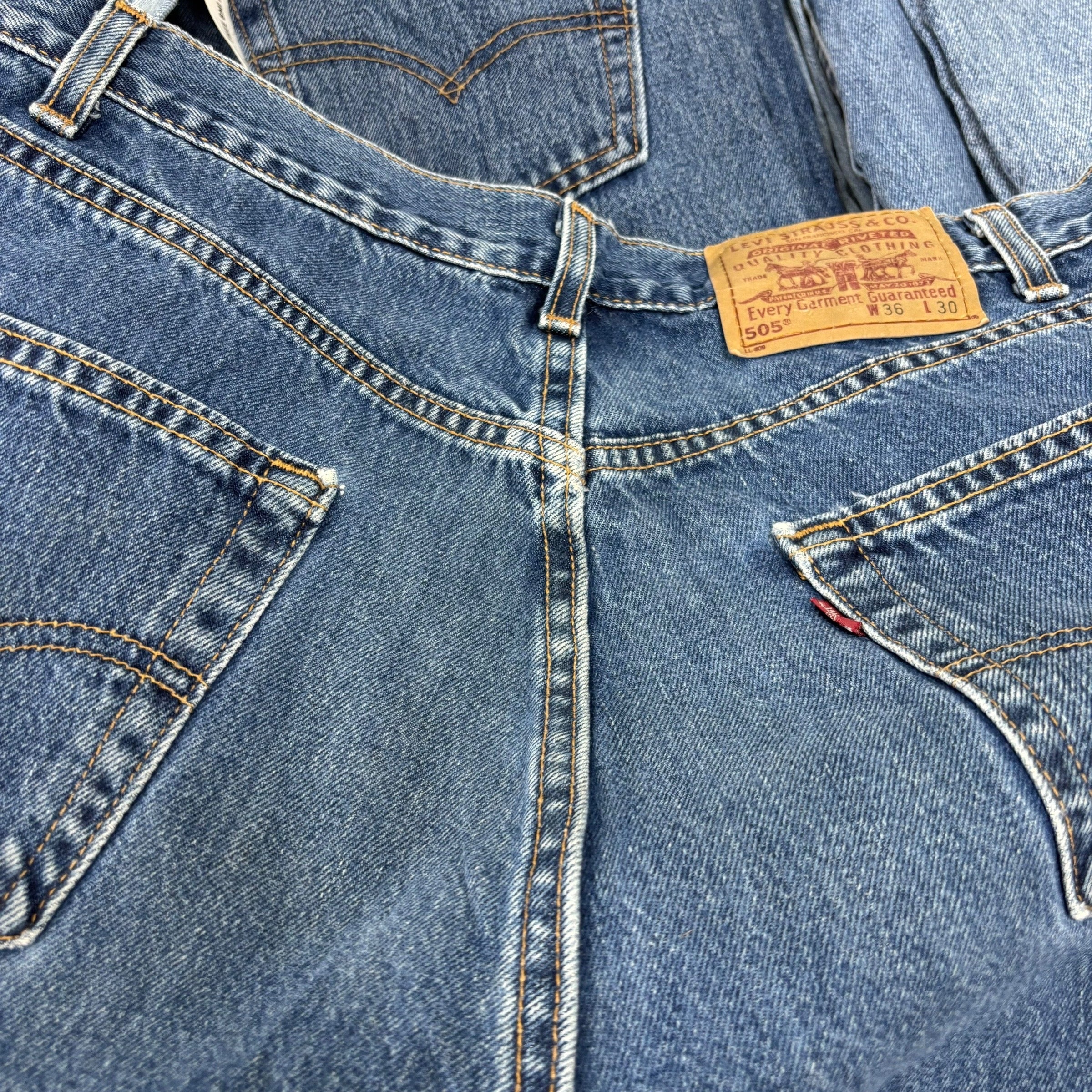 Levis 505 Jeans W35 L30 Mens Mid Blue Regular Straight USA Made Vintage Denim