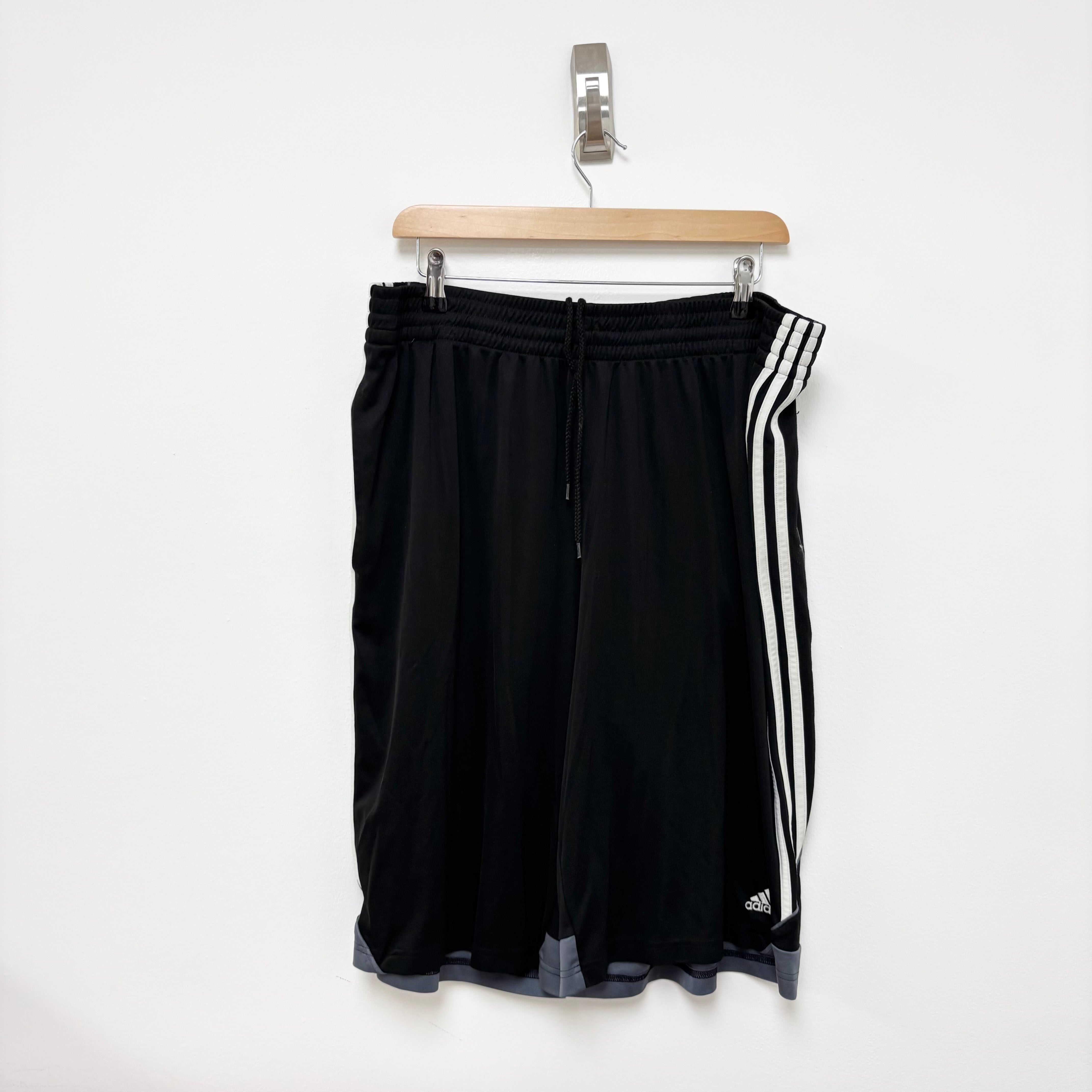Adidas Shorts Mens XL Black Sports Running Gym Athletic Pockets (E)