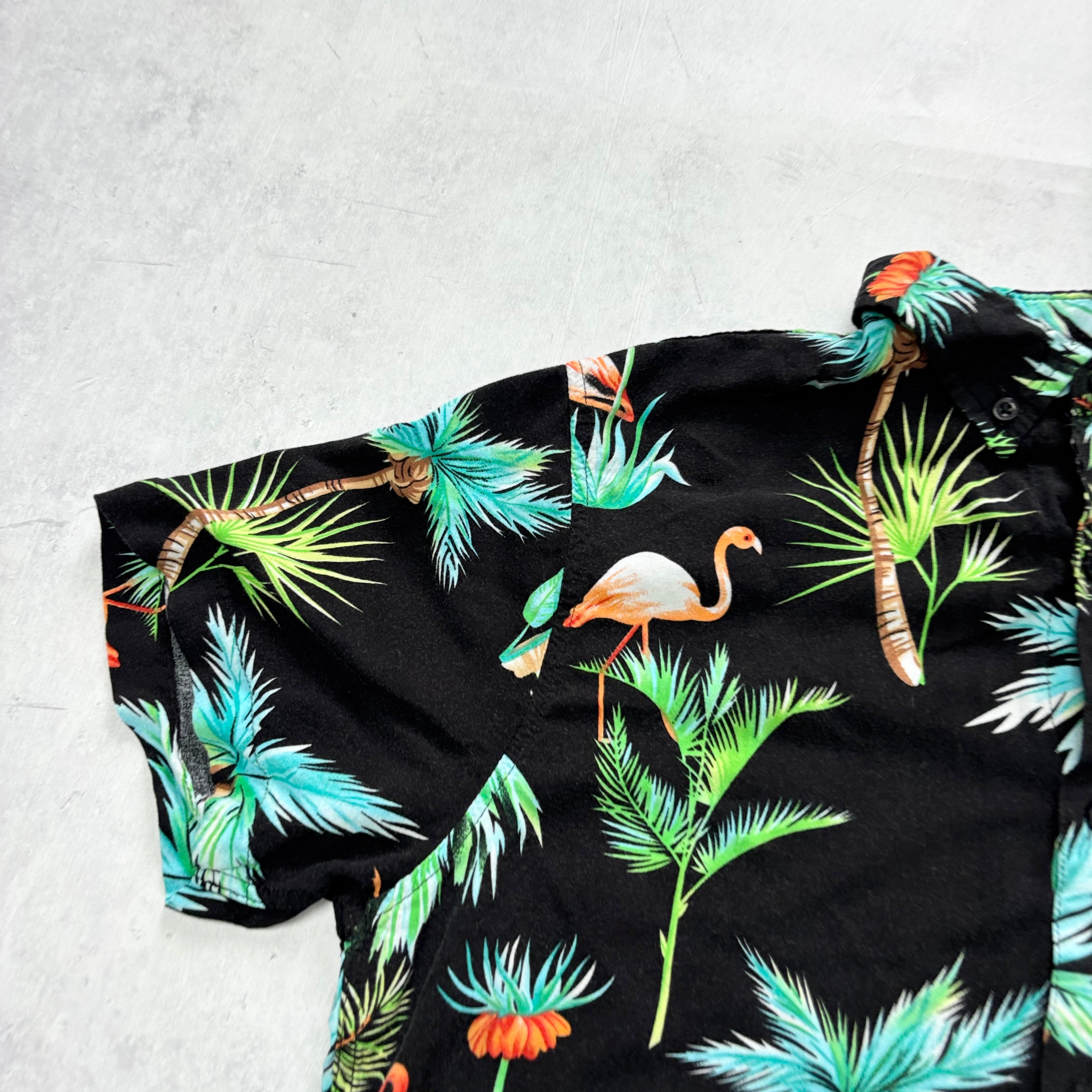 Hawaiian Shirt Mens Small Black Aloha Floral Short Sleeve (E)