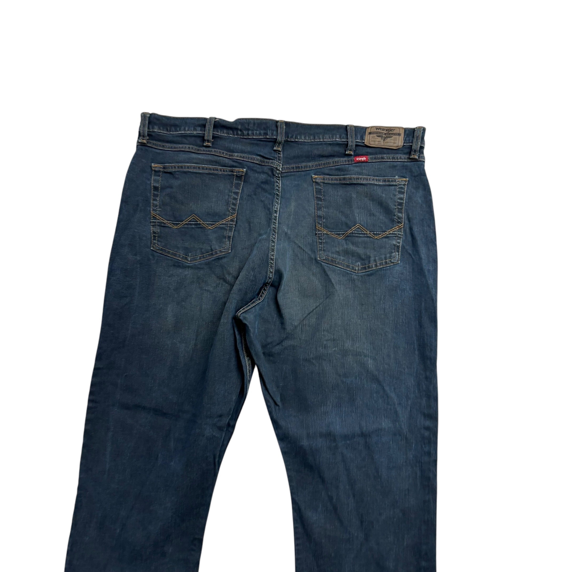 Wrangler Jeans W40 L30 Mens Dark Blue Athletic Taper Fit Stretch Denim (E)