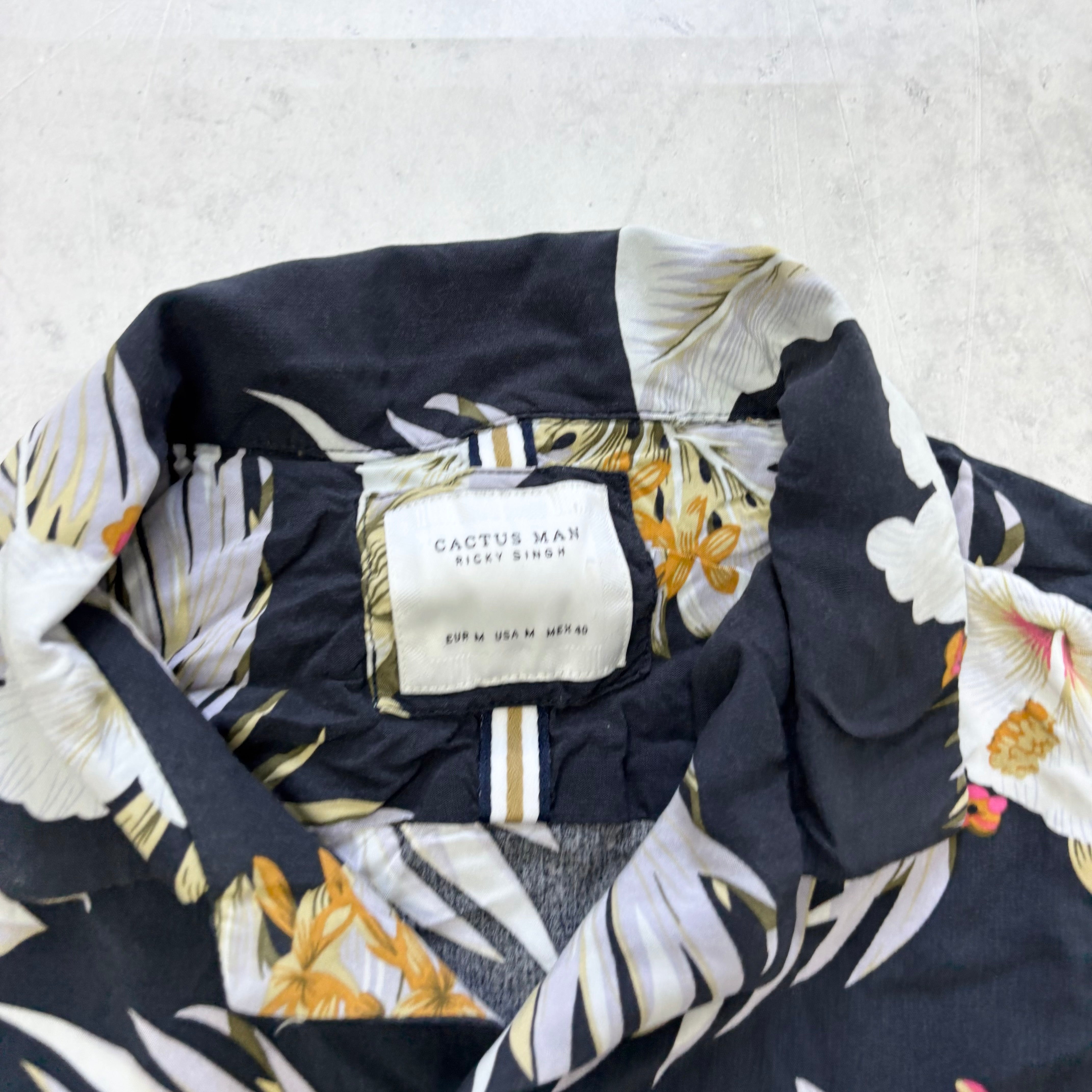 Hawaiian Shirt Mens Small Navy Short Sleeve Viscose Regular Fit (E)