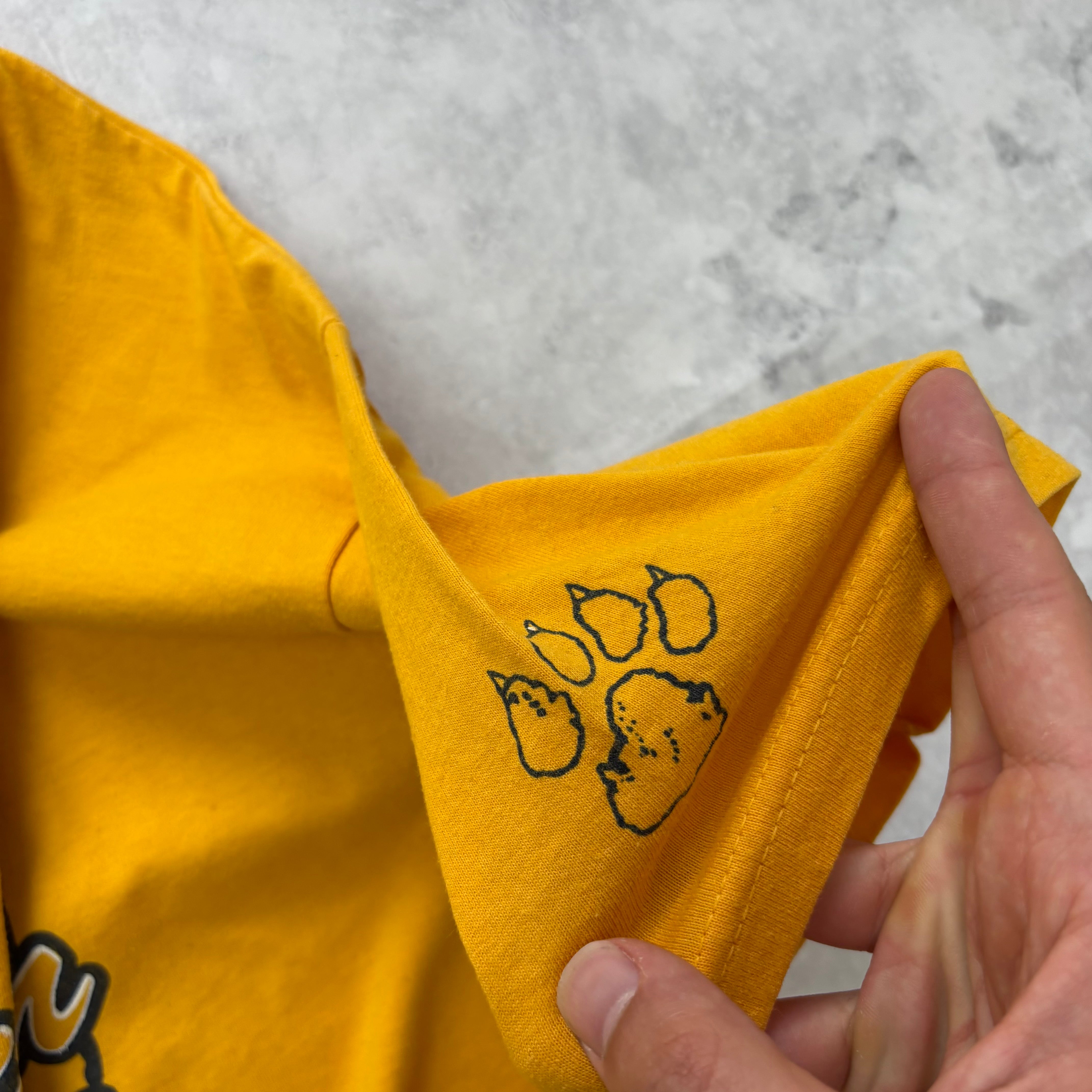 Vintage T Shirt Mens Large Yellow Graphic Print 90s USA College (E)