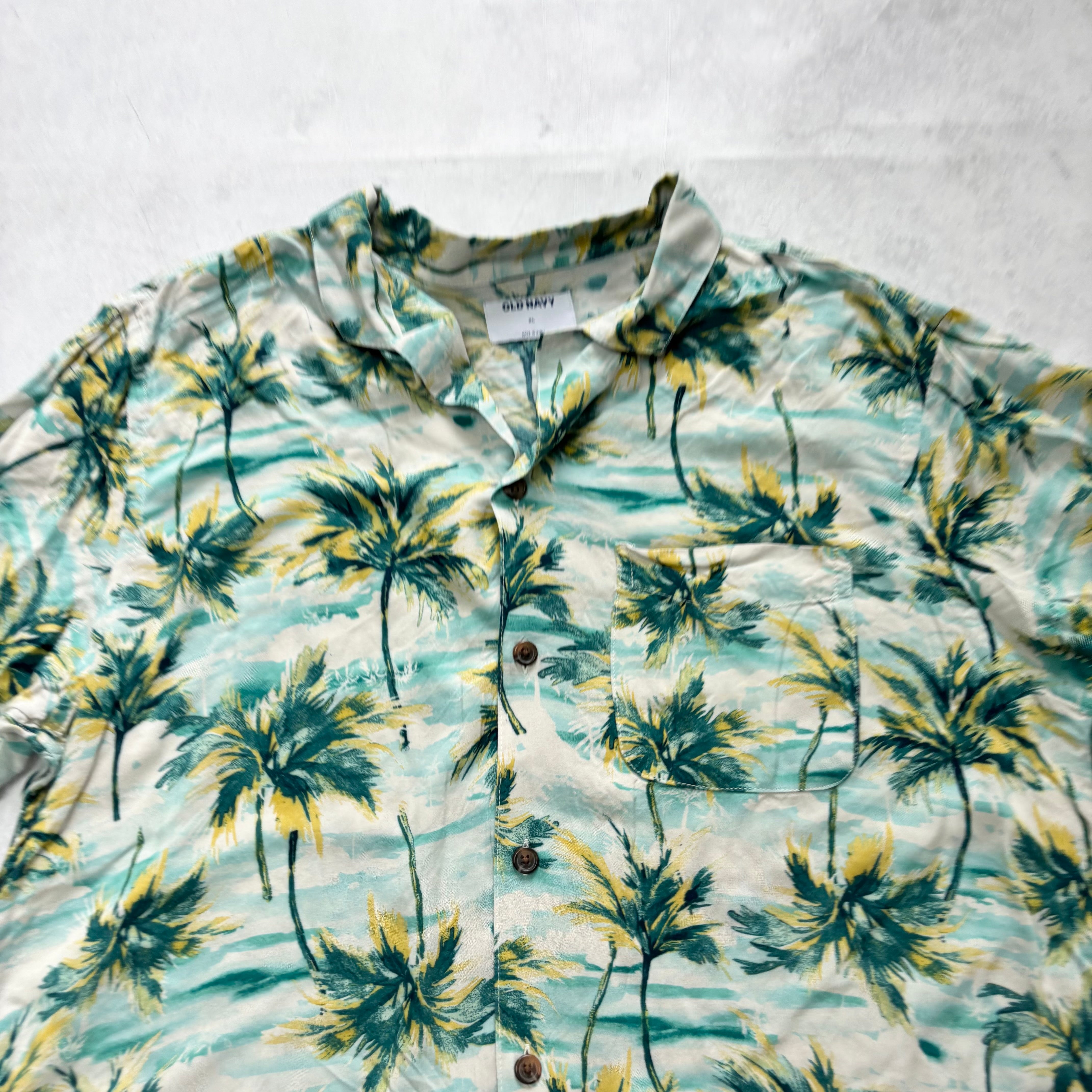 Old Navy Hawaiian Shirt Mens XL Green Floral Aloha Short Sleeve Viscose (E)