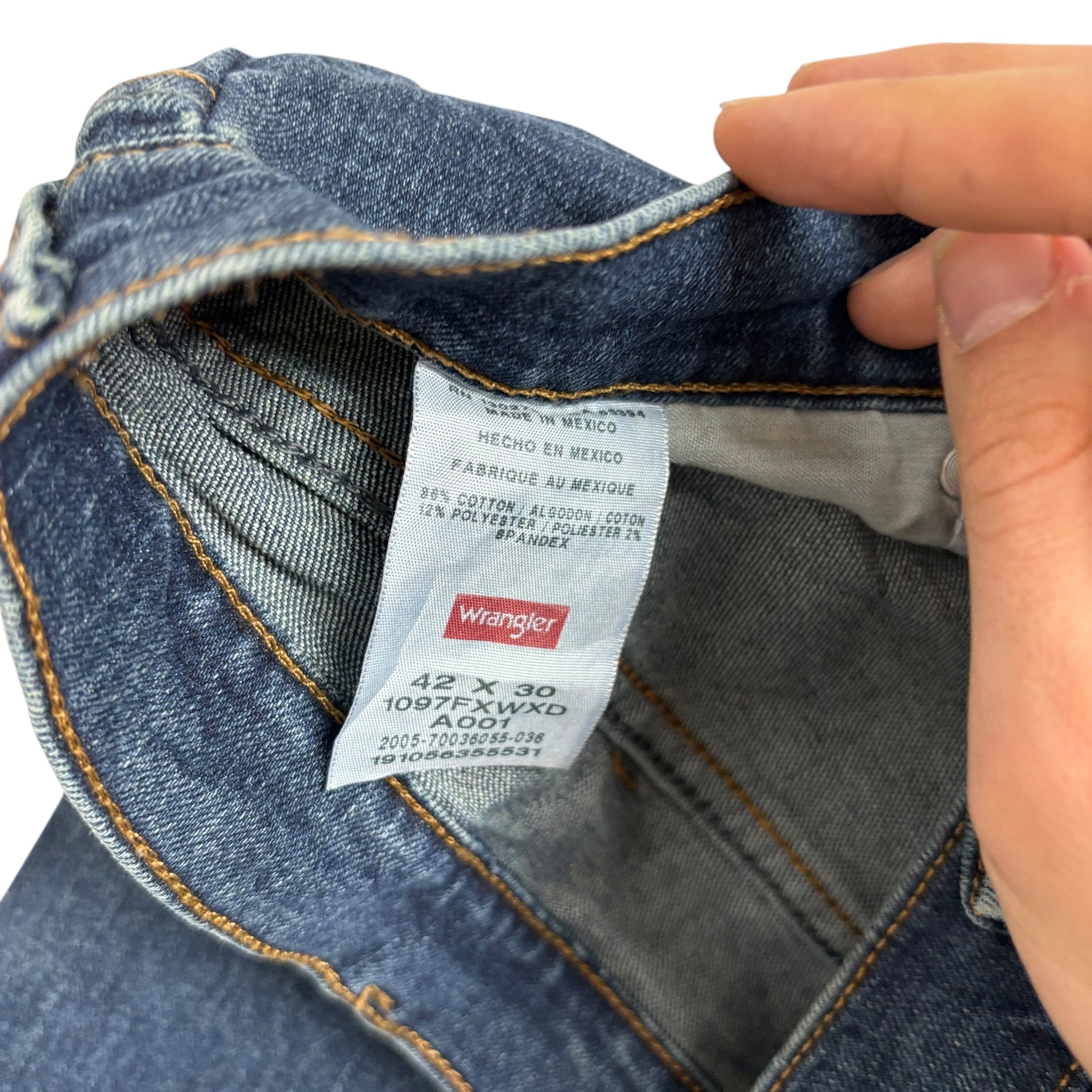 Wrangler Jeans W42 L30 Mens Dark Blue Relaxed Straight Fit Stretch Denim