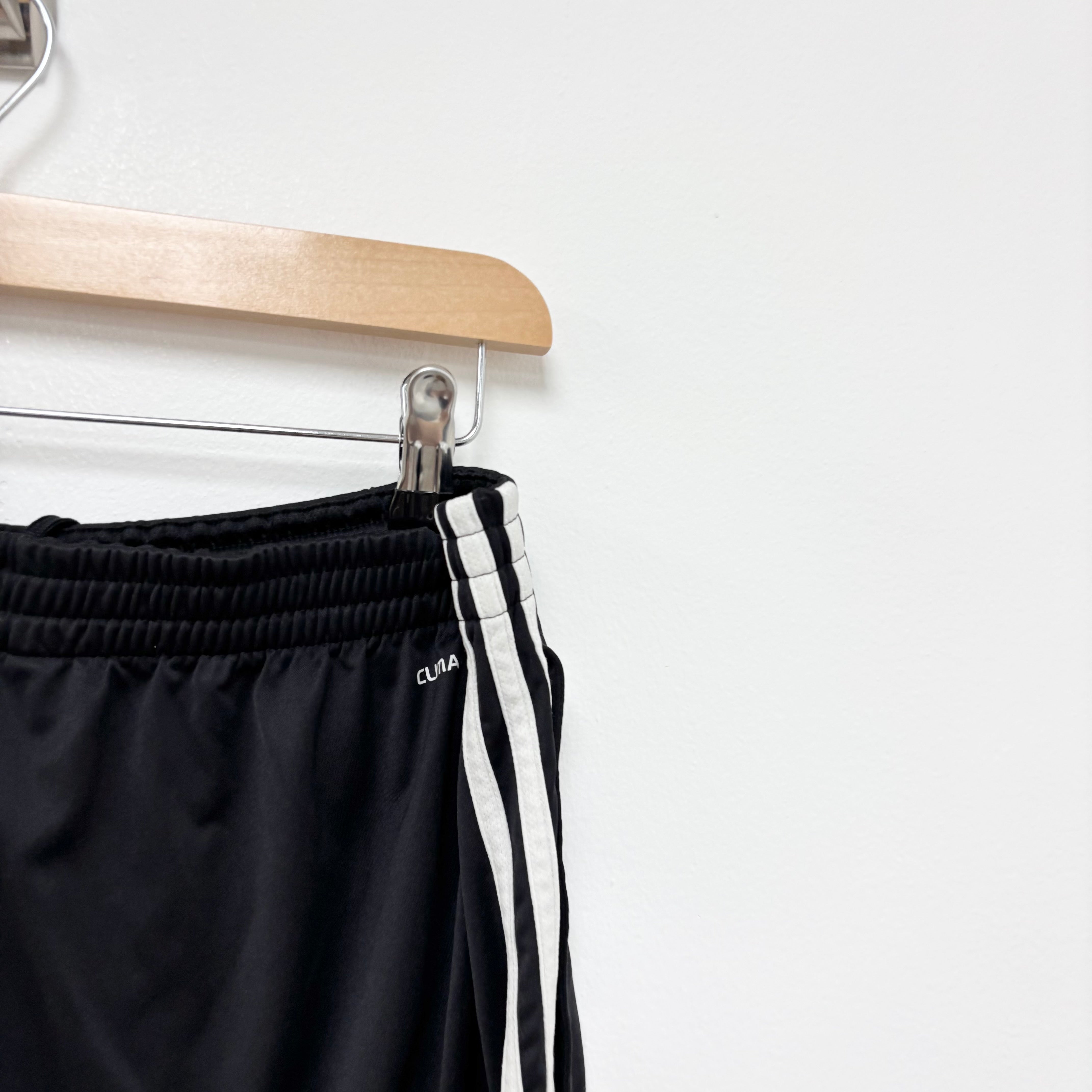 Adidas Shorts Mens Medium Black Sports Running Gym Athletic Pockets