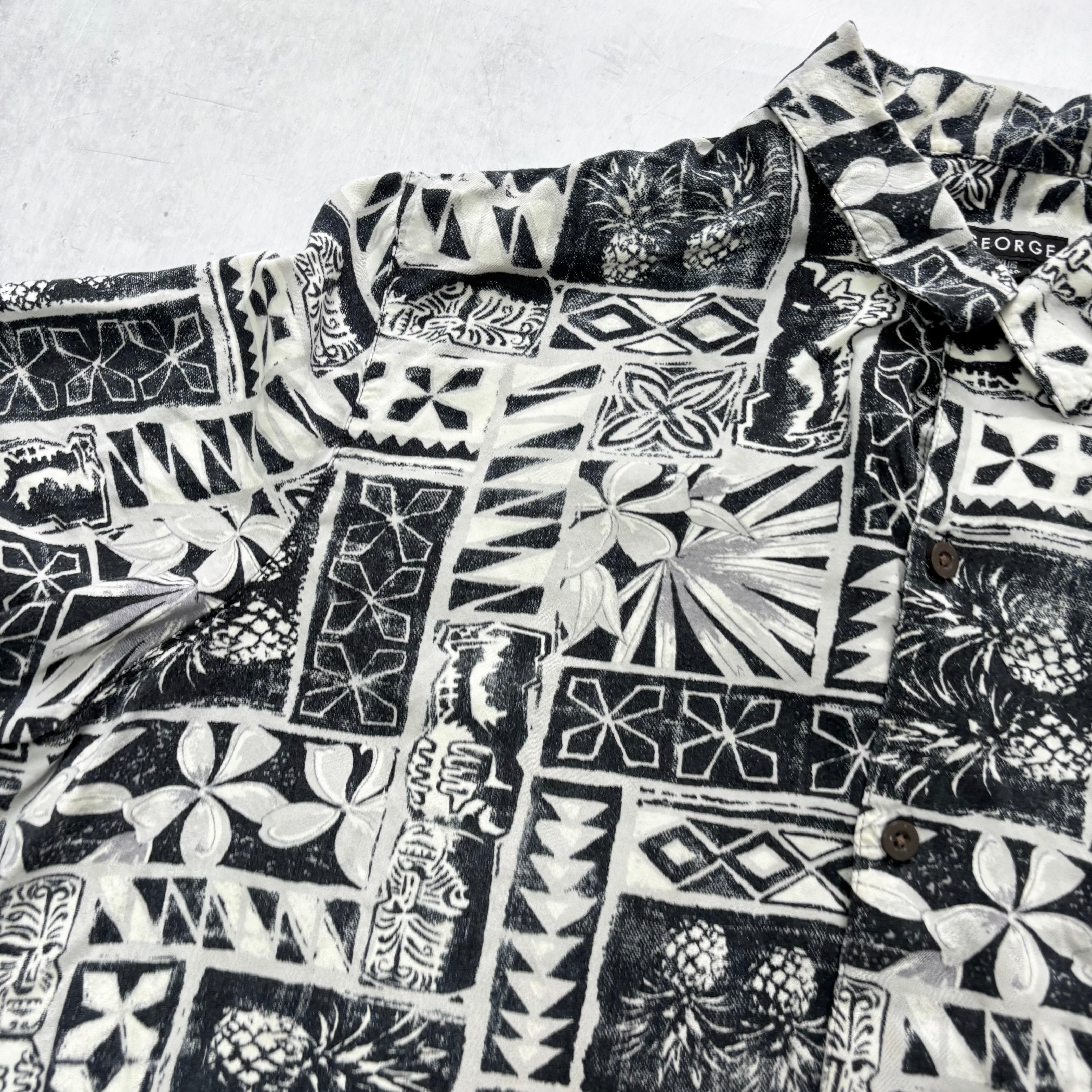 Hawaiian Shirt Mens XL Grey Floral Aloha Short Sleeve Rayon (E)