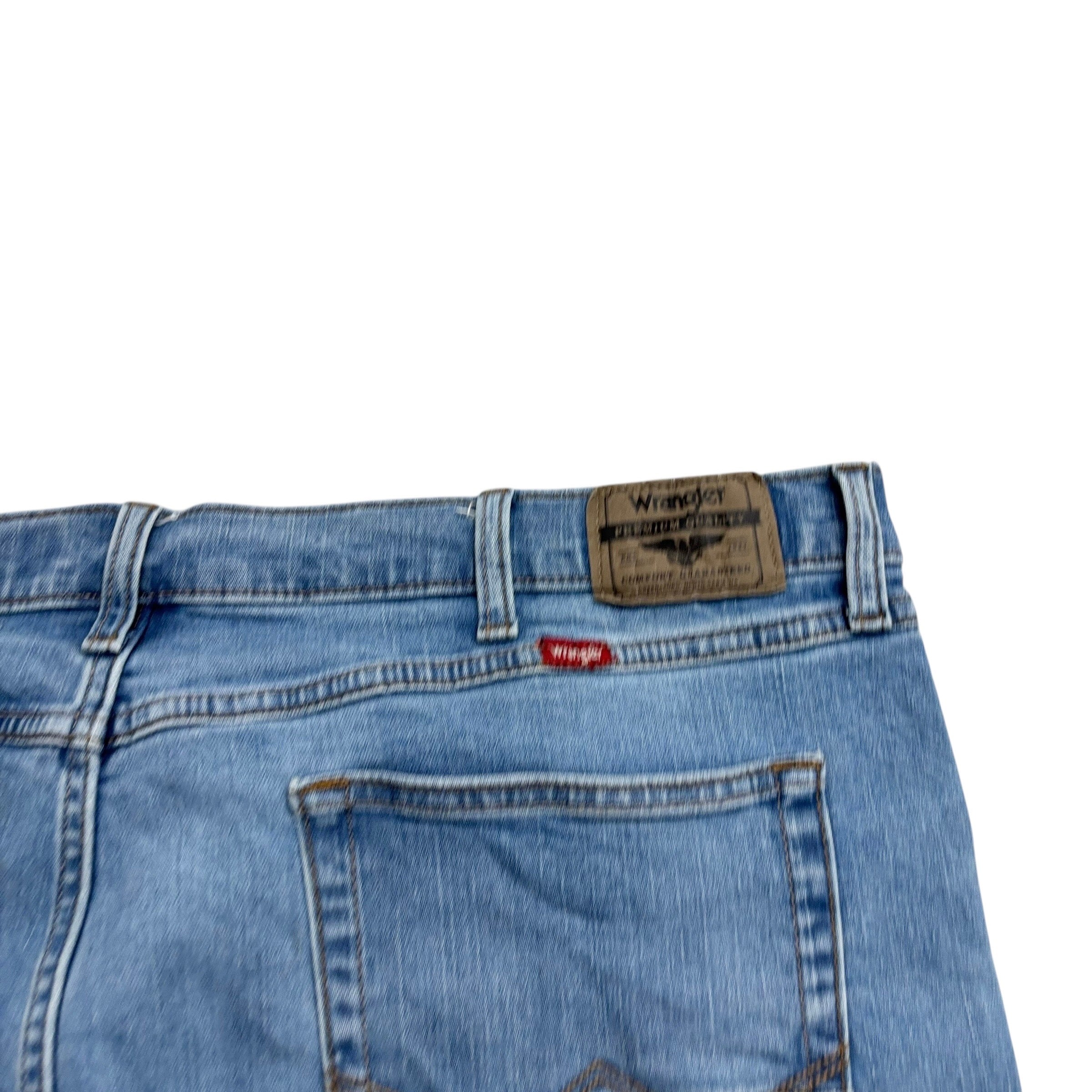 Wrangler Jeans W42 L32 Mens Light Blue Relaxed Bootcut Fit Stretch Denim