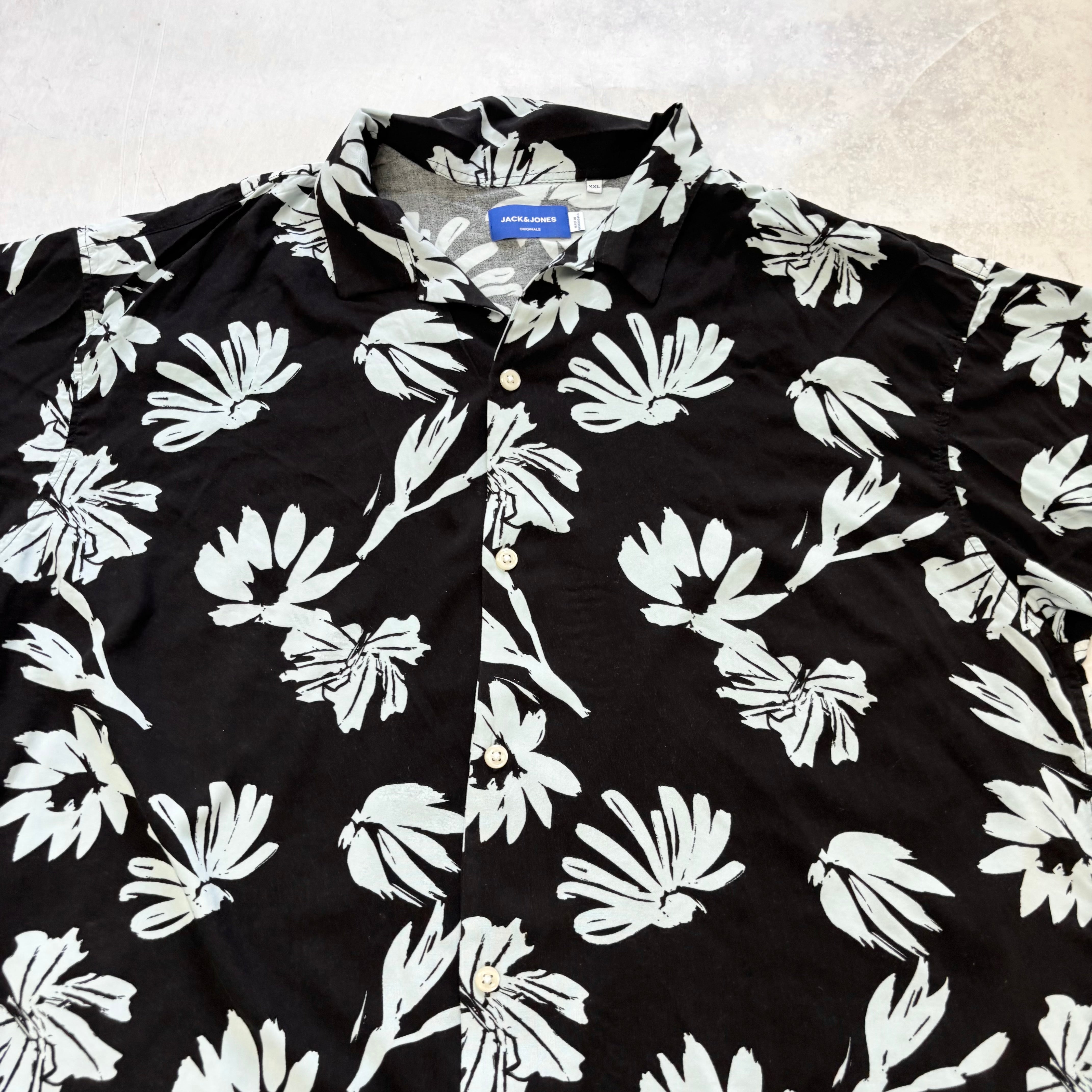 Hawaiian Shirt Mens XXL Black Floral Aloha Short Sleeve Viscose (E)