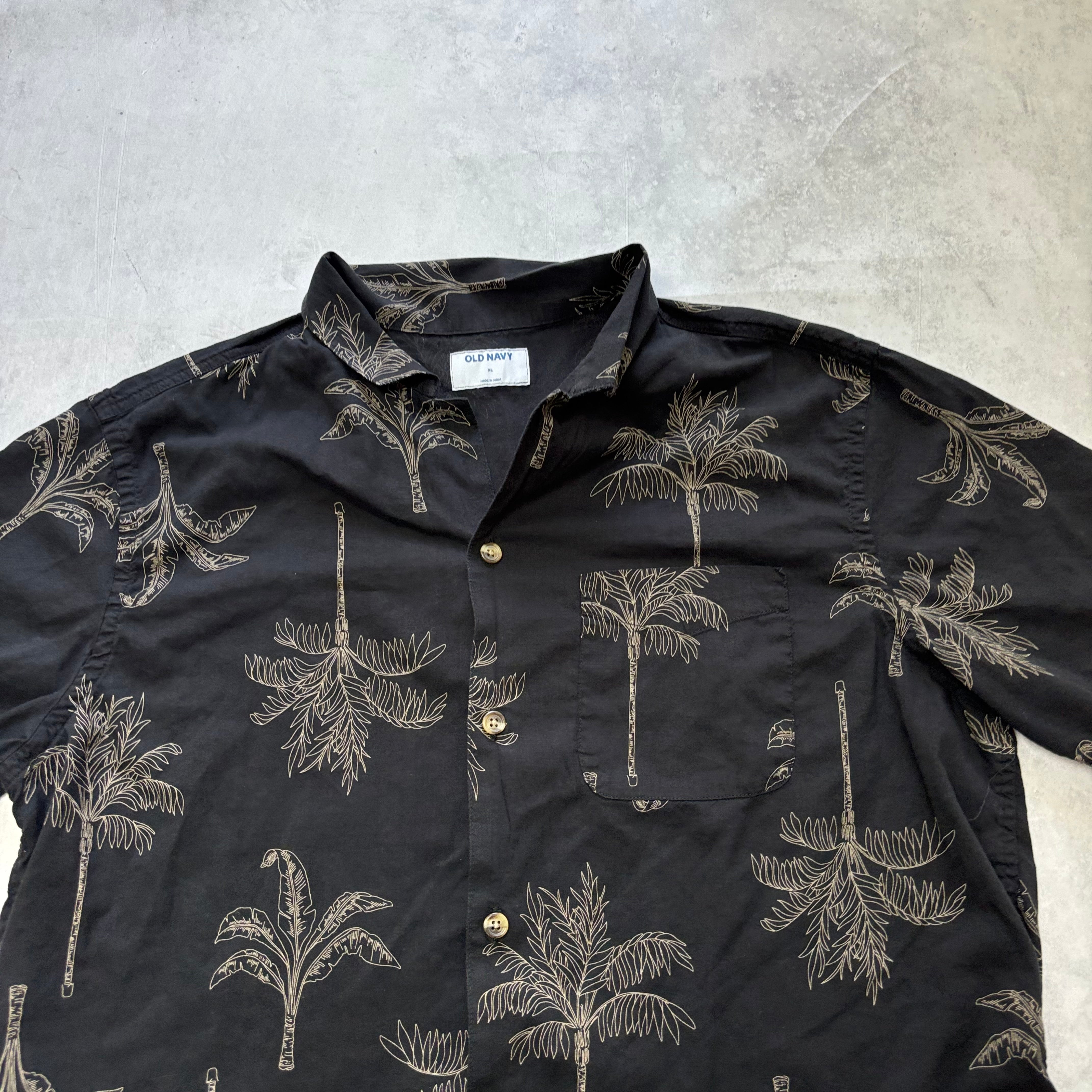 Old Navy Hawaiian Shirt Mens XL Black Floral Aloha Short Sleeve Cotton Blend (E)