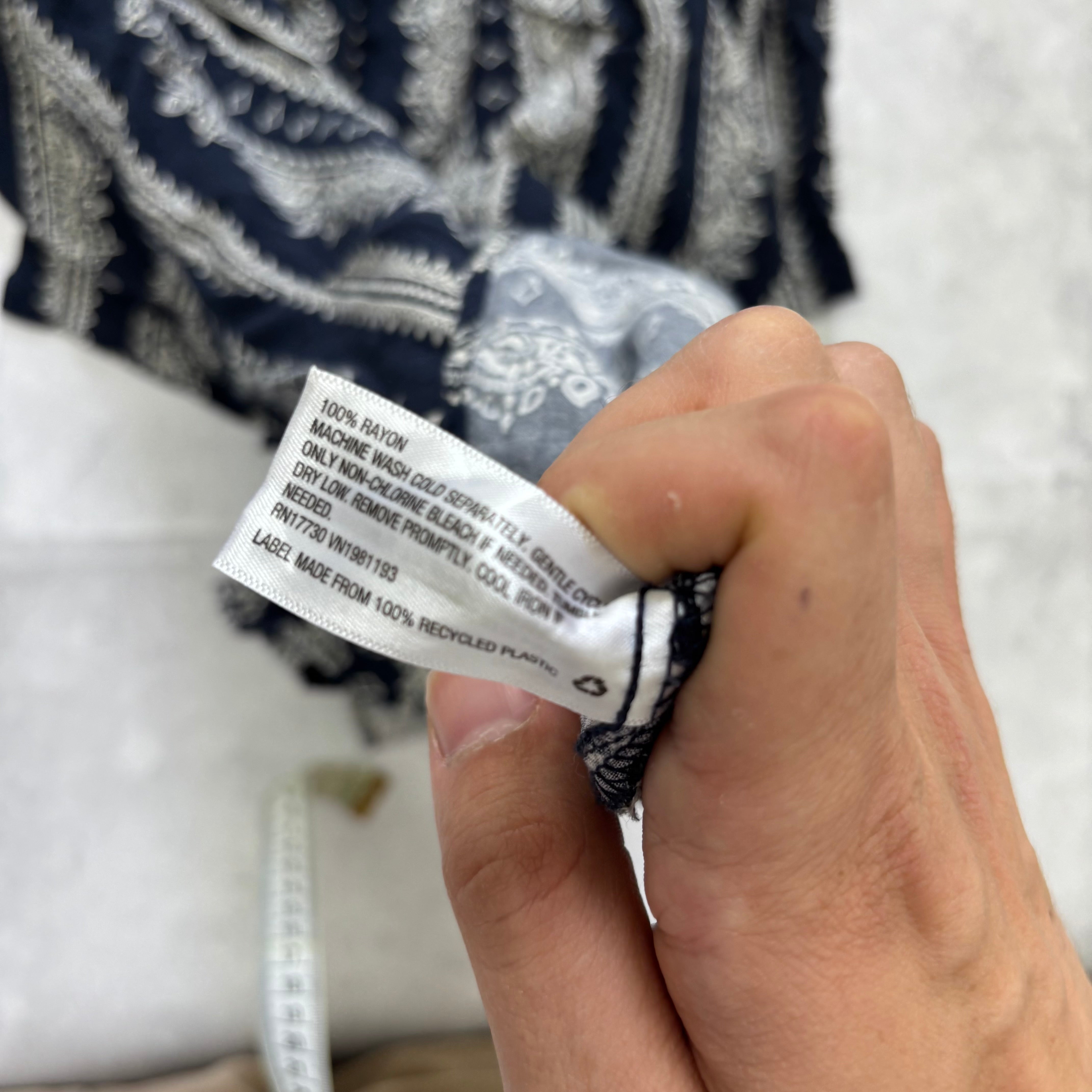 Hawaiian Shirt Mens Medium Navy Floral Aloha Short Sleeve Rayon (E)