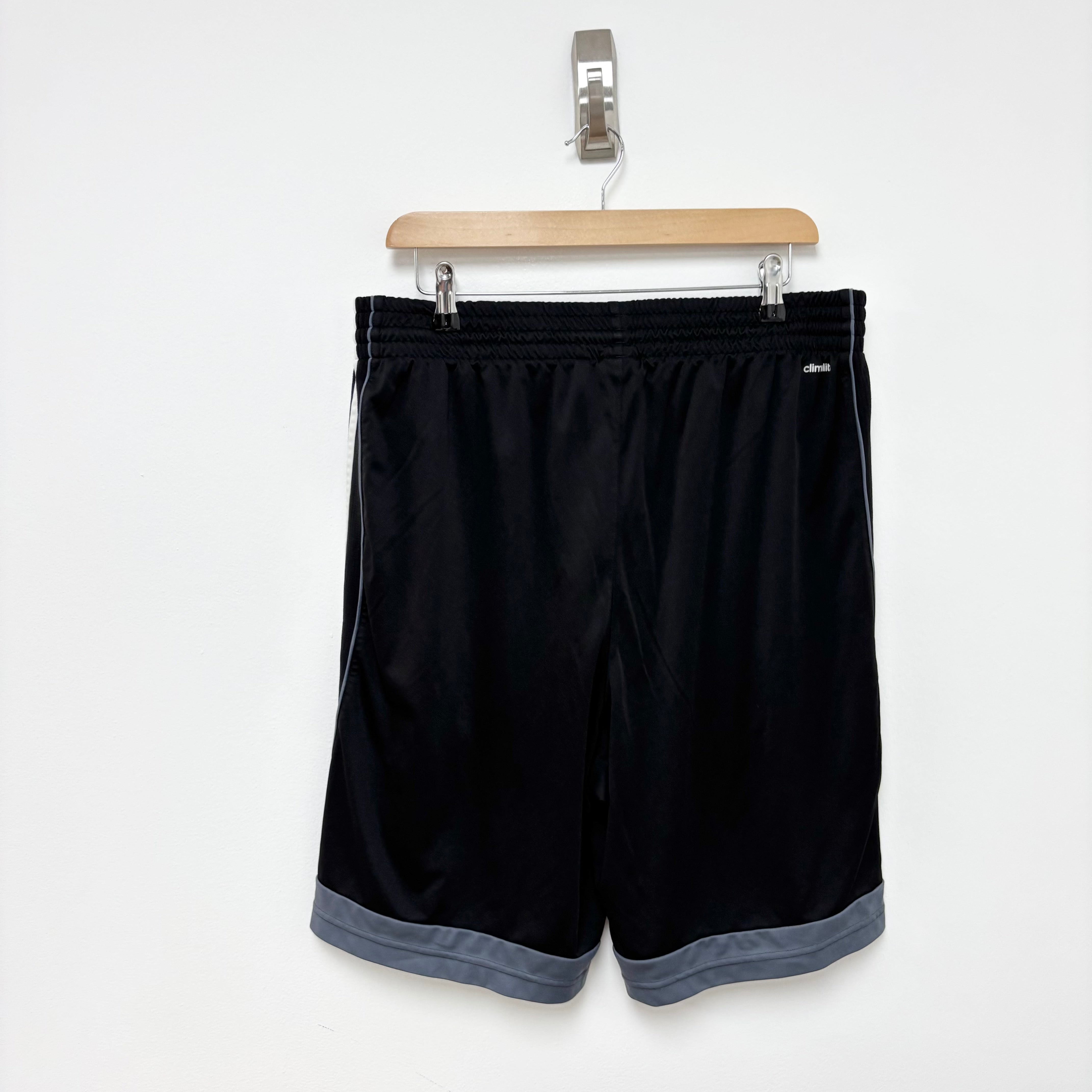 Adidas Shorts Mens XL Black Sports Running Gym Athletic Pockets Climalite (E)