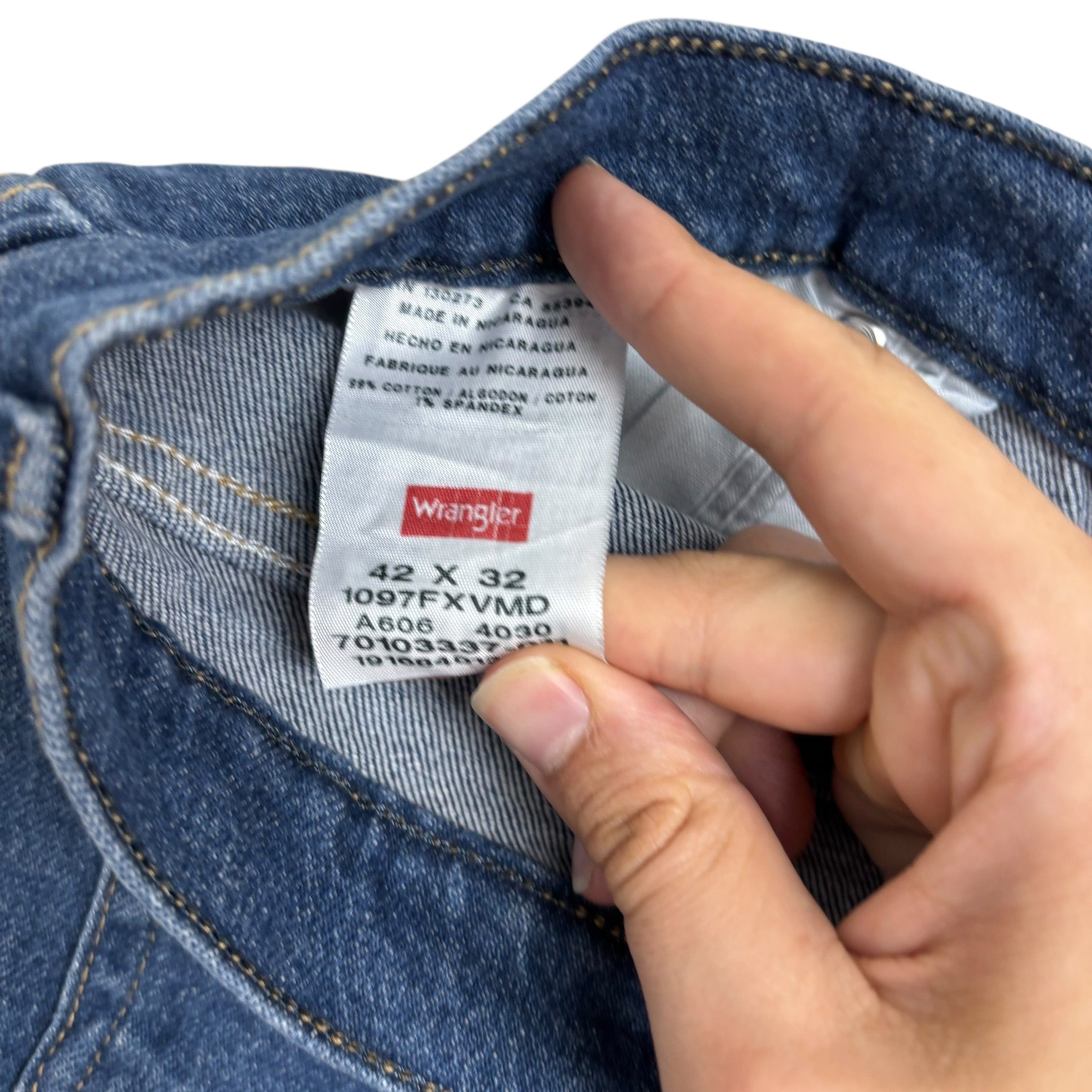 Wrangler Jeans W42 L32 Mens Mid Blue Relaxed Straight Fit Stretch Denim (E)