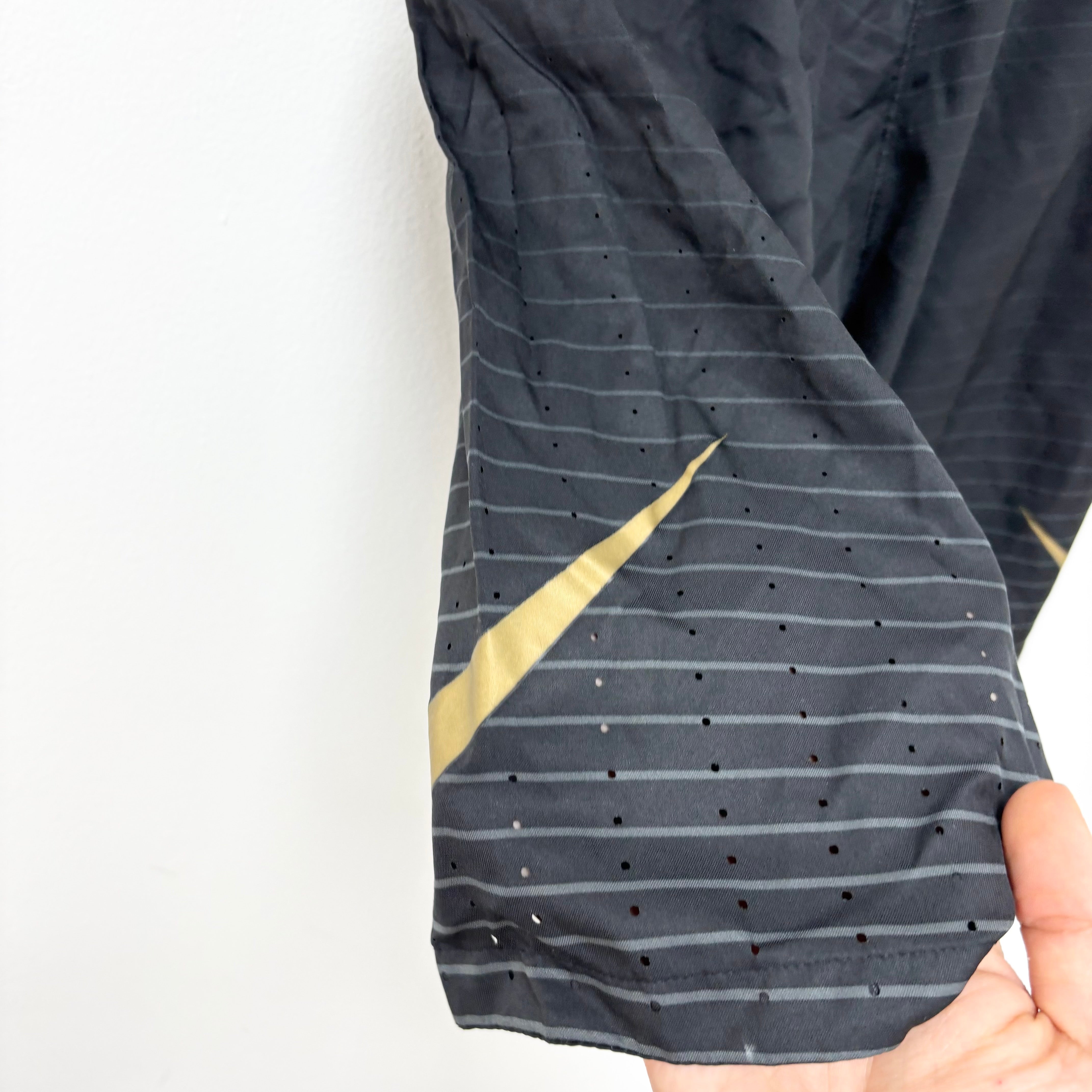 Nike Shorts Mens Small Black Running Sports Gym Athletic Pockets (E)