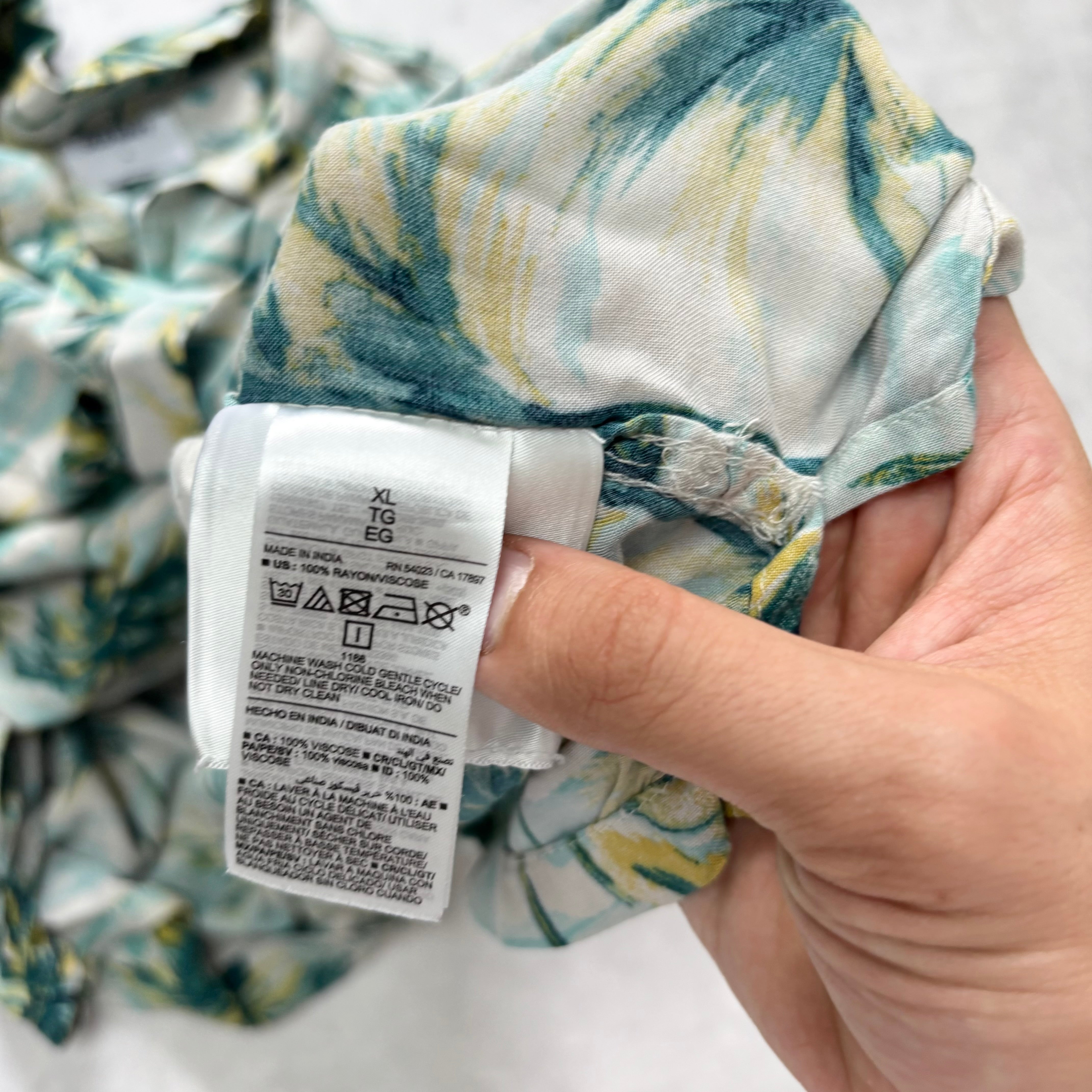 Old Navy Hawaiian Shirt Mens XL Green Floral Aloha Short Sleeve Viscose (E)