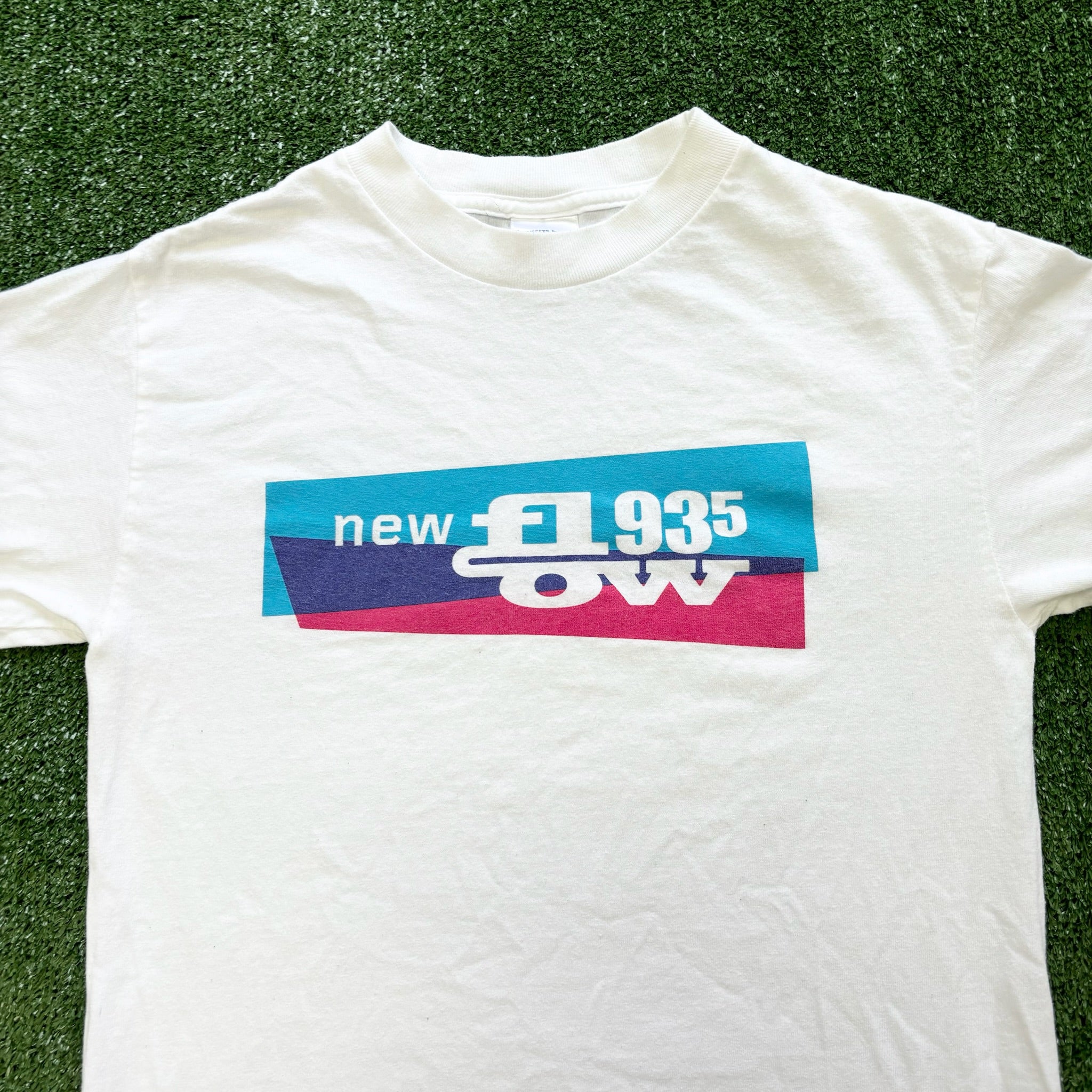 Vintage T Shirt Mens Small White Graphic Print 00s Radio