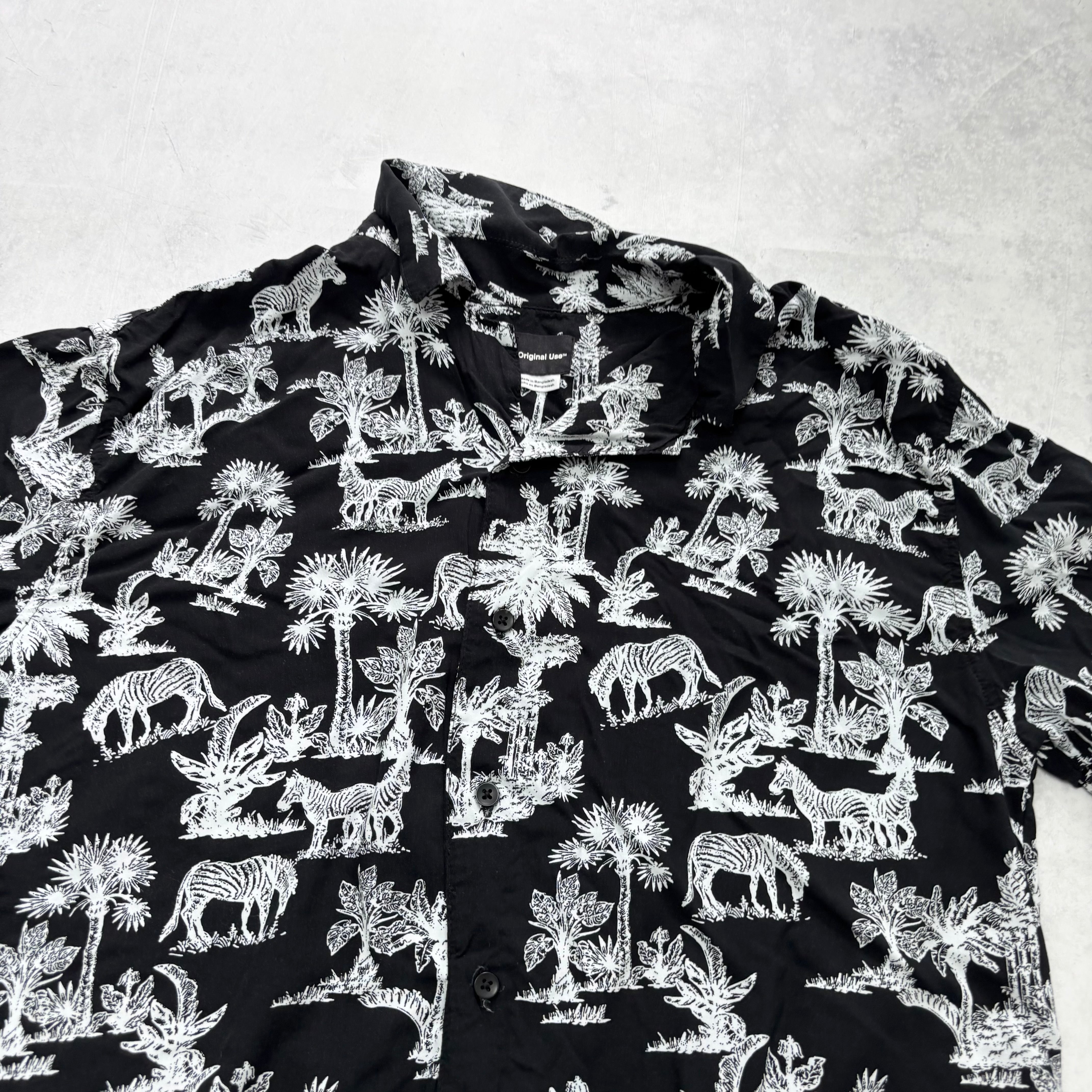 Hawaiian Shirt Mens Large Black Floral Aloha Short Sleeve (E)