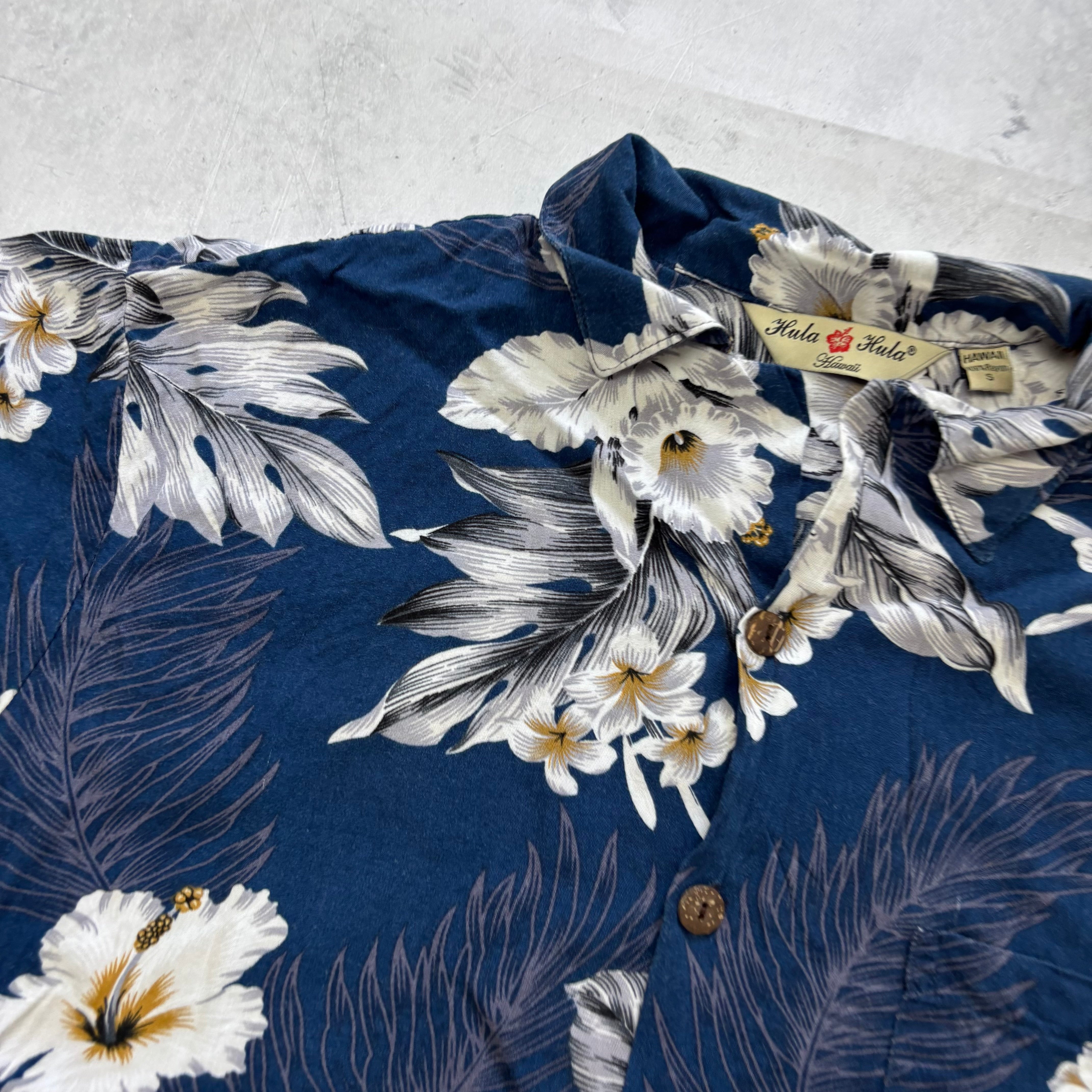 Vintage Hawaiian Shirt Mens Small Blue Floral Aloha Short Sleeve Rayon (E)