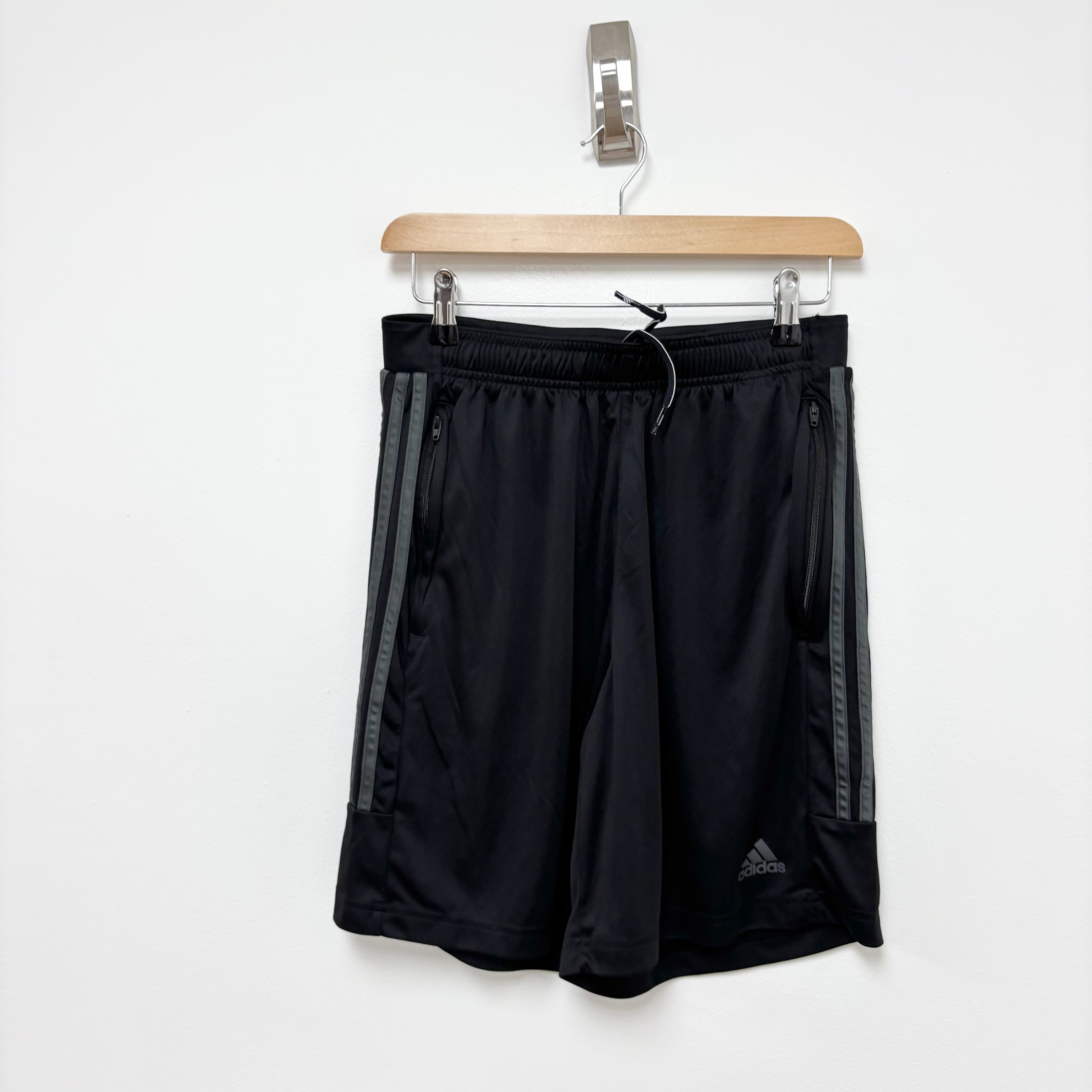 Adidas Shorts Mens Medium Black Sports Running Gym Athletic Pockets (E)