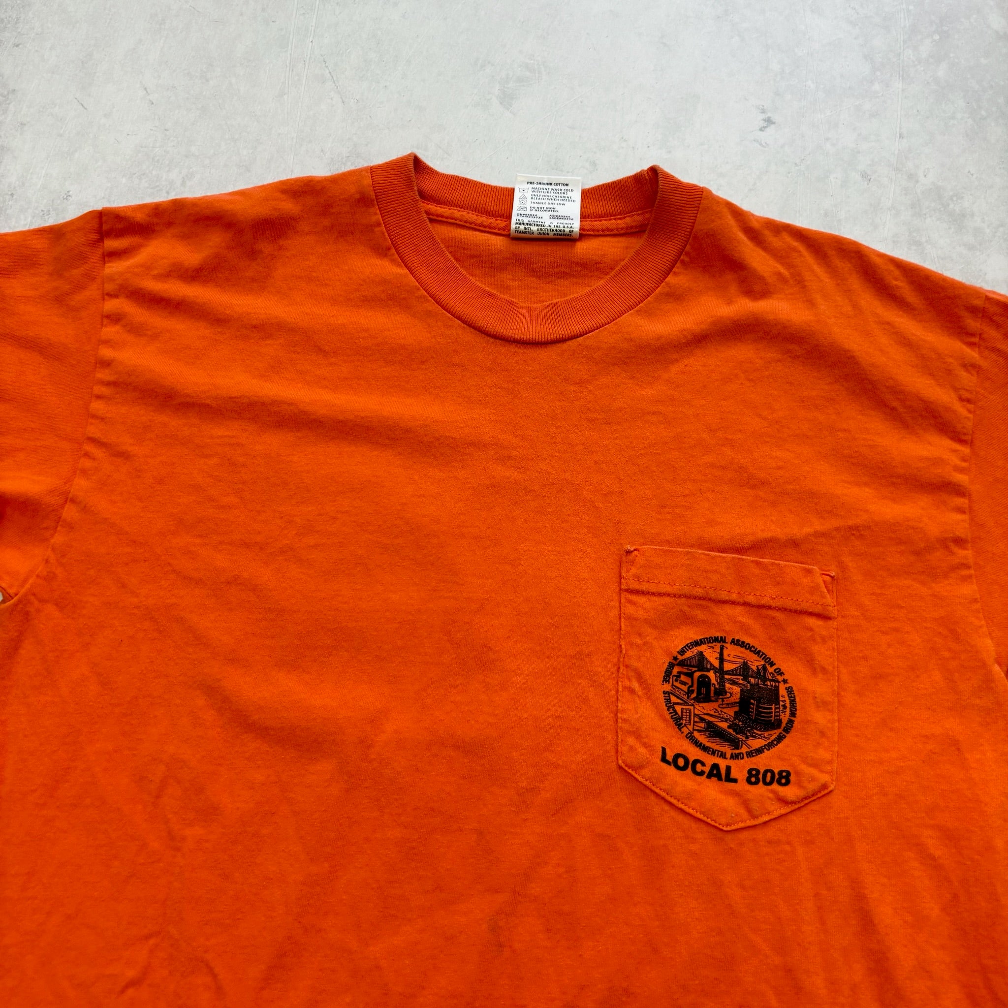 Vintage T Shirt Mens Large Orange Graphic Print 00s USA