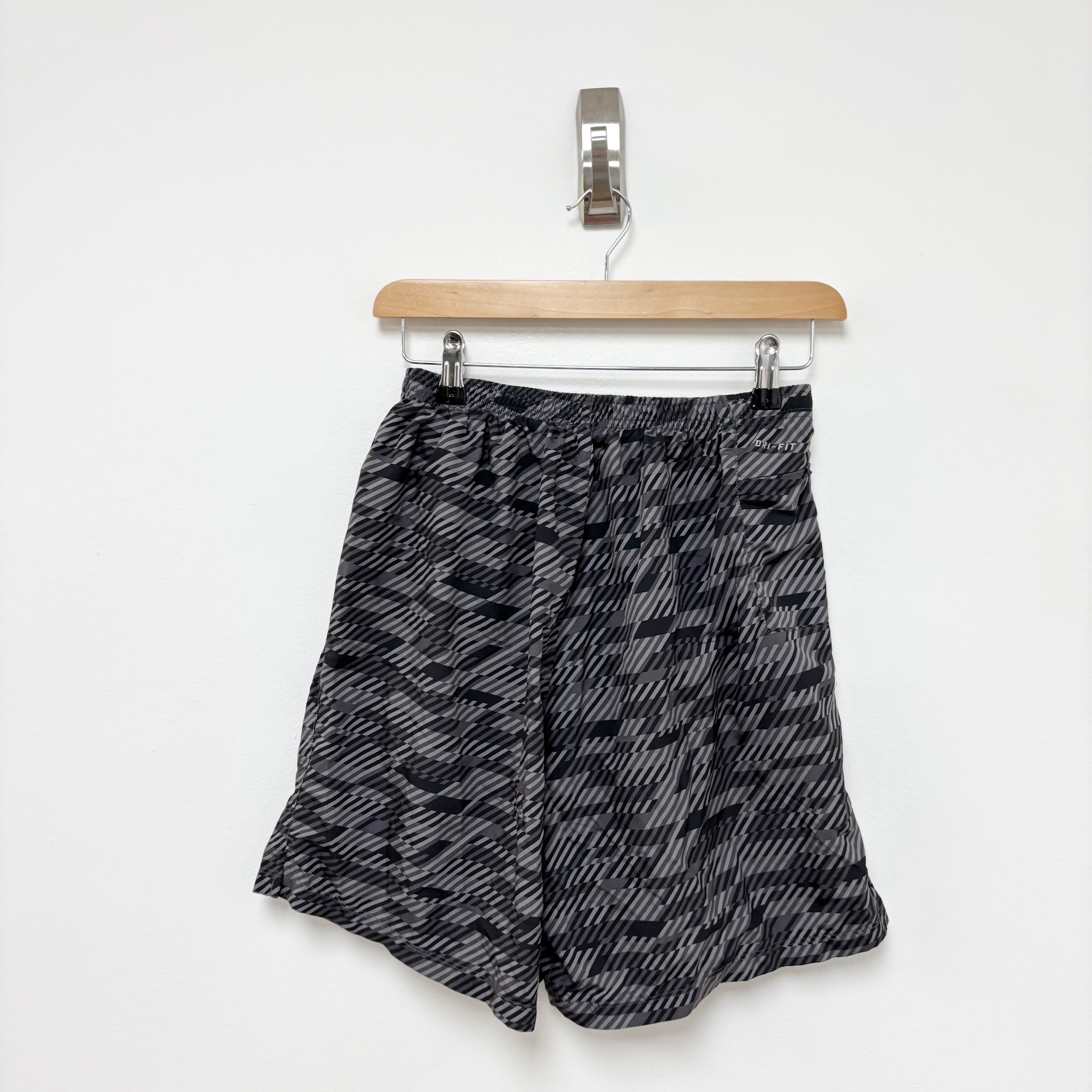 Nike Shorts Womens Medium Grey Dri Fit Running Sports Gym Athletic (E)