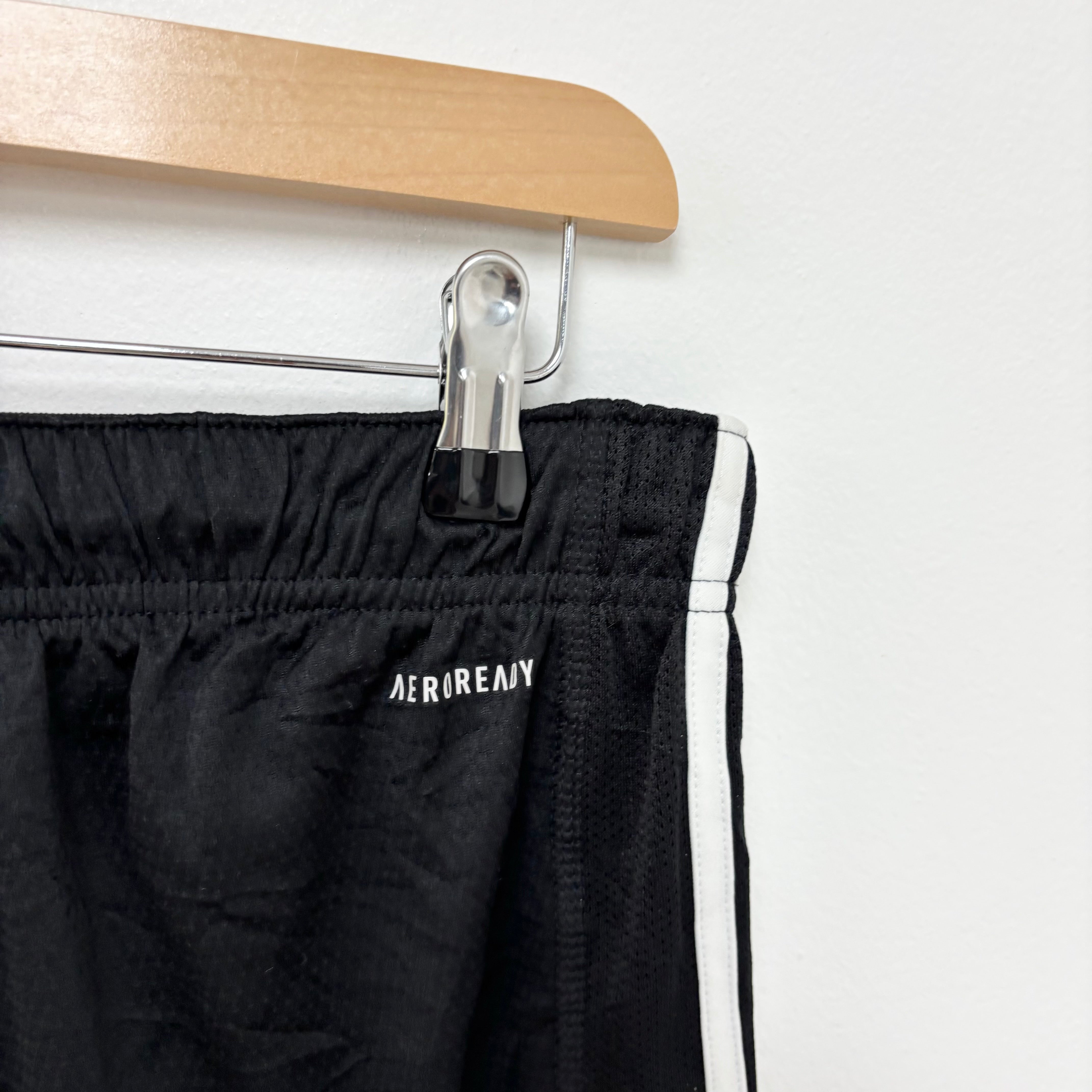 Adidas Shorts Mens Small Black Sports Running Gym Athletic Pockets NEW (E)