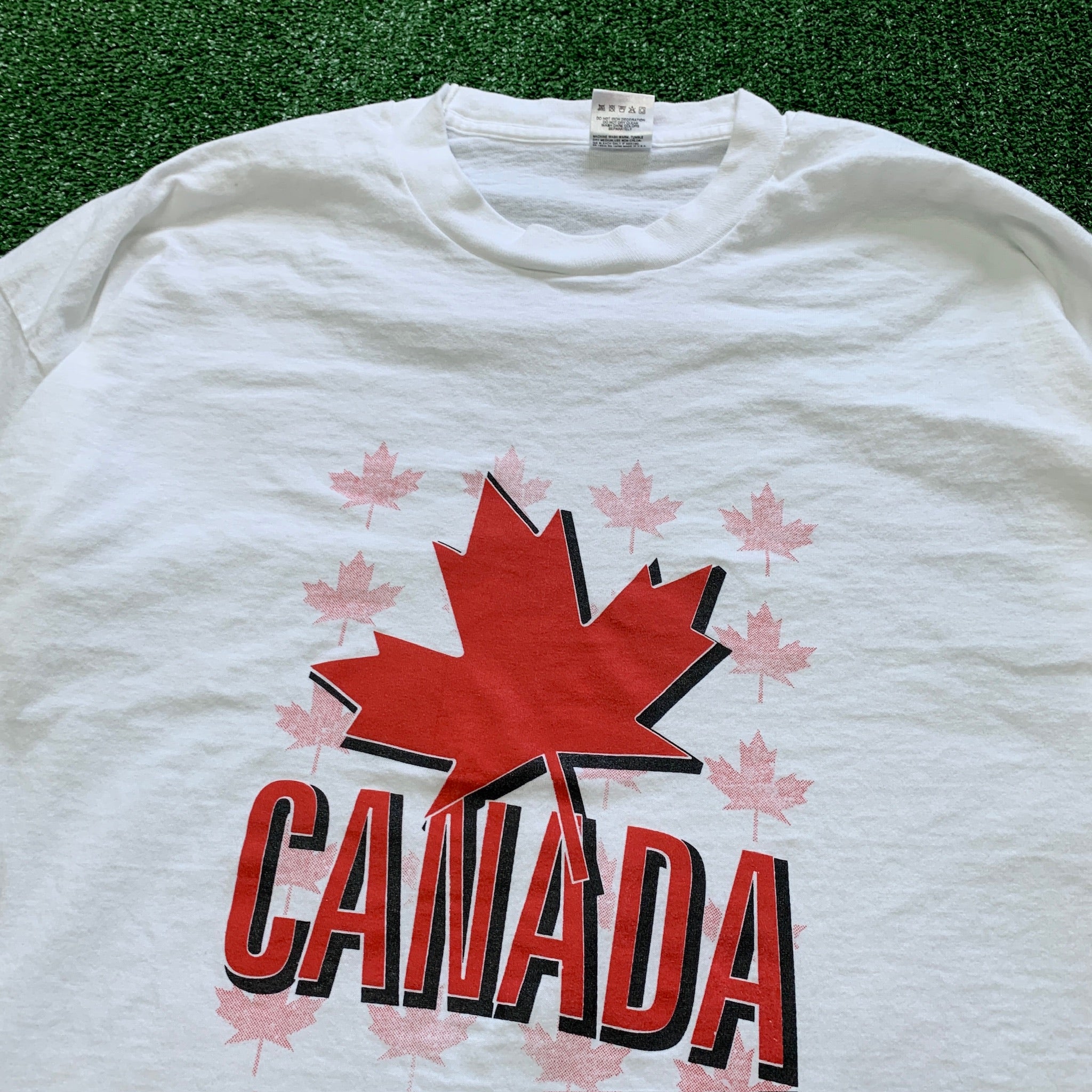 Vintage T Shirt Mens XXL White Single Stitch Graphic Print 90s Canada Tourist