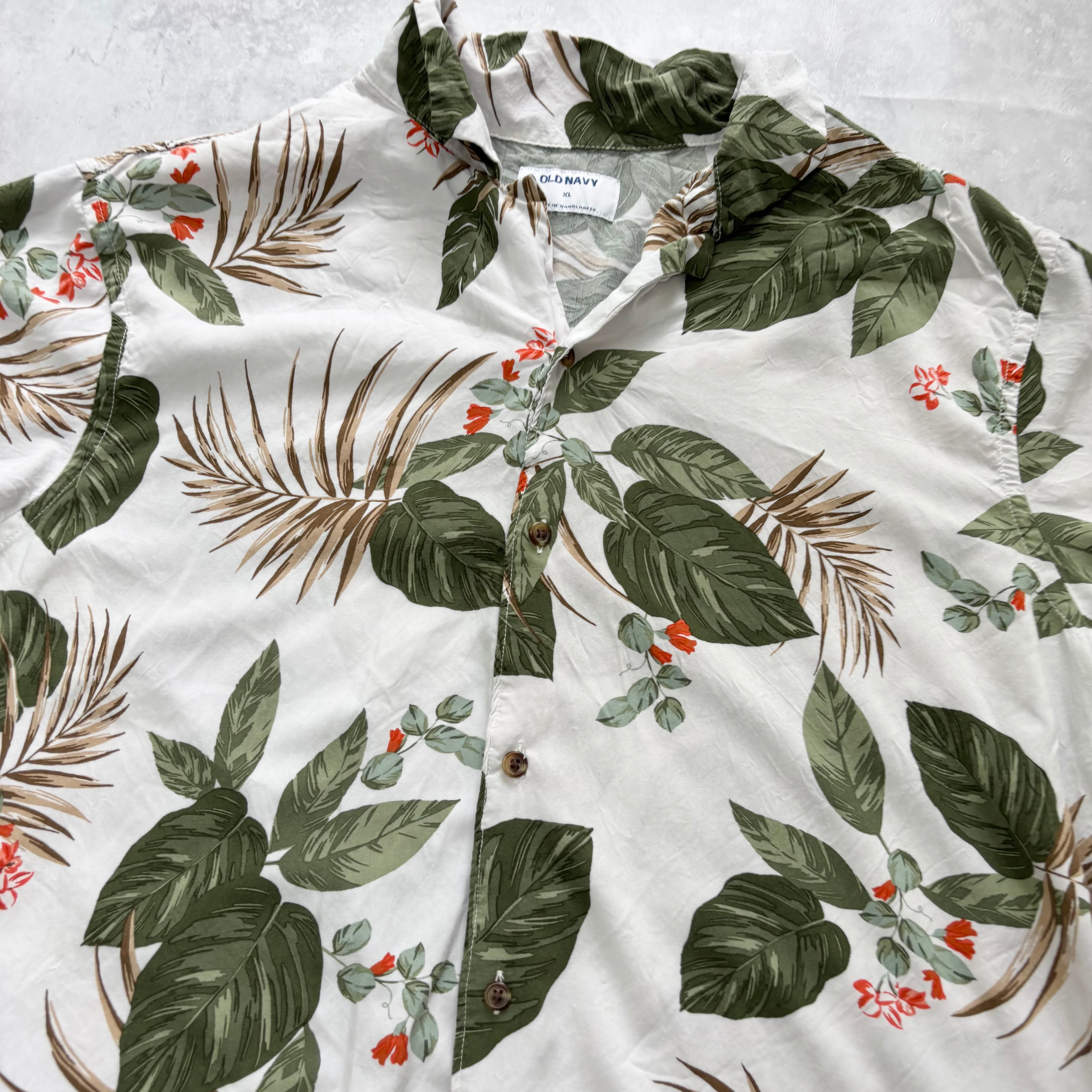 Hawaiian Shirt Mens XL White Floral Aloha Short Sleeve Rayon (E)